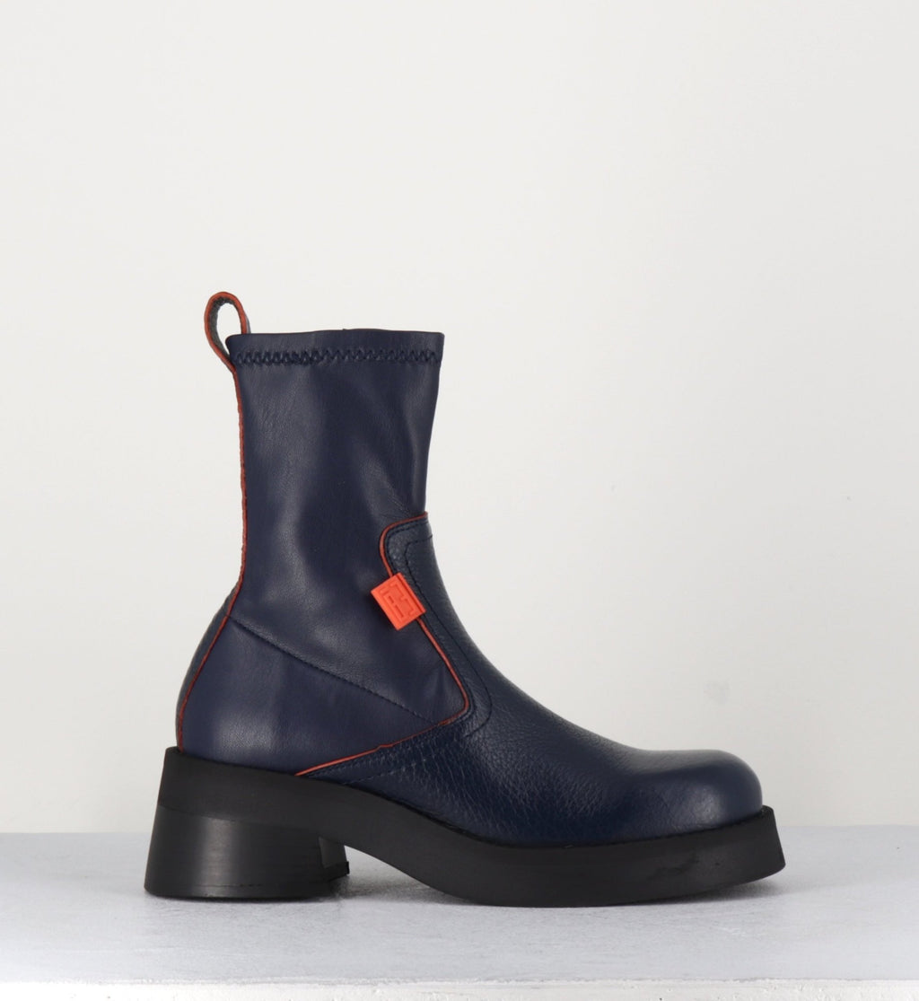 OLIANA NAVY BOOTS