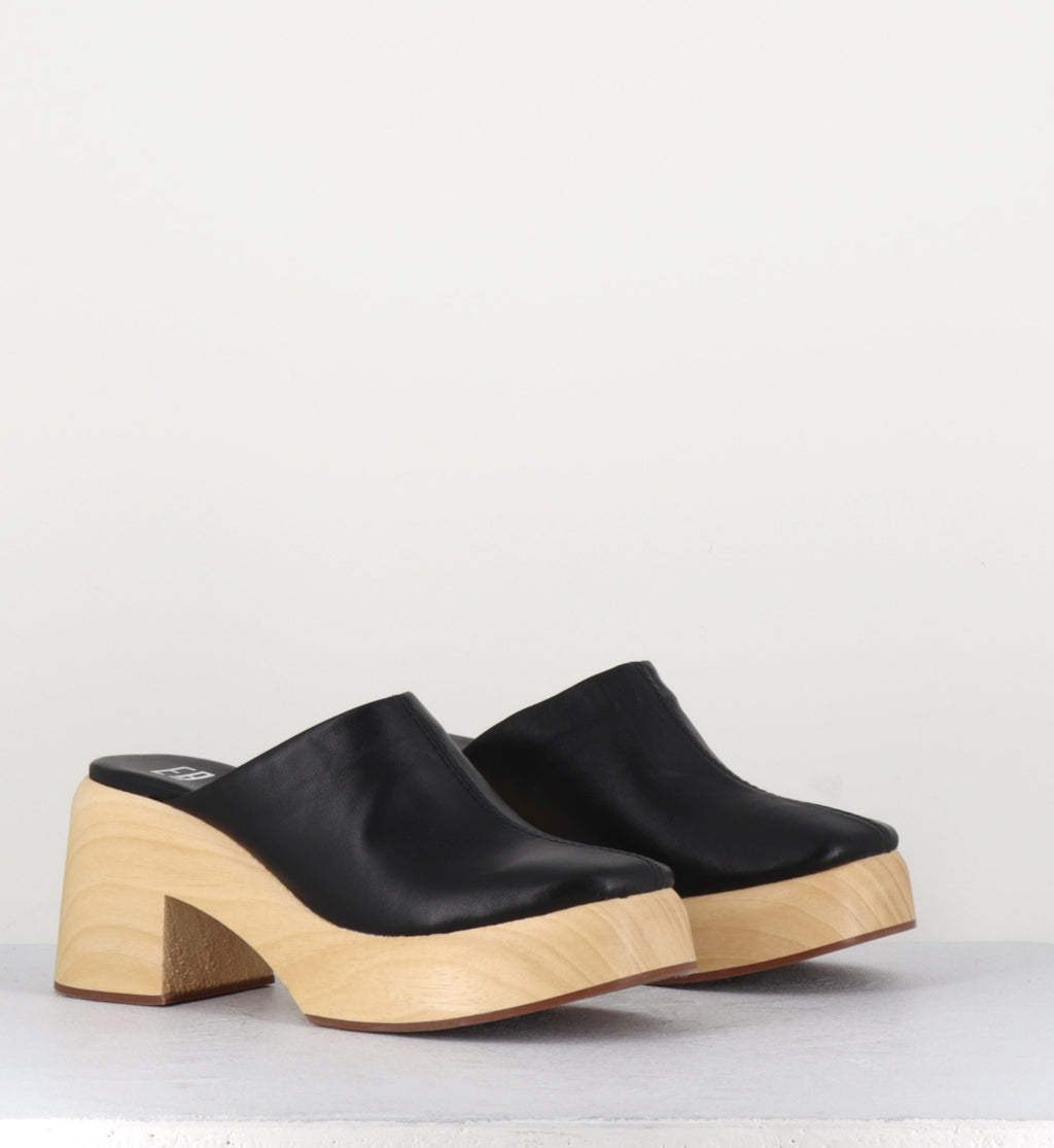 Sabot en cuir noir à plateforme - ROBERTA CLOGS BLACK