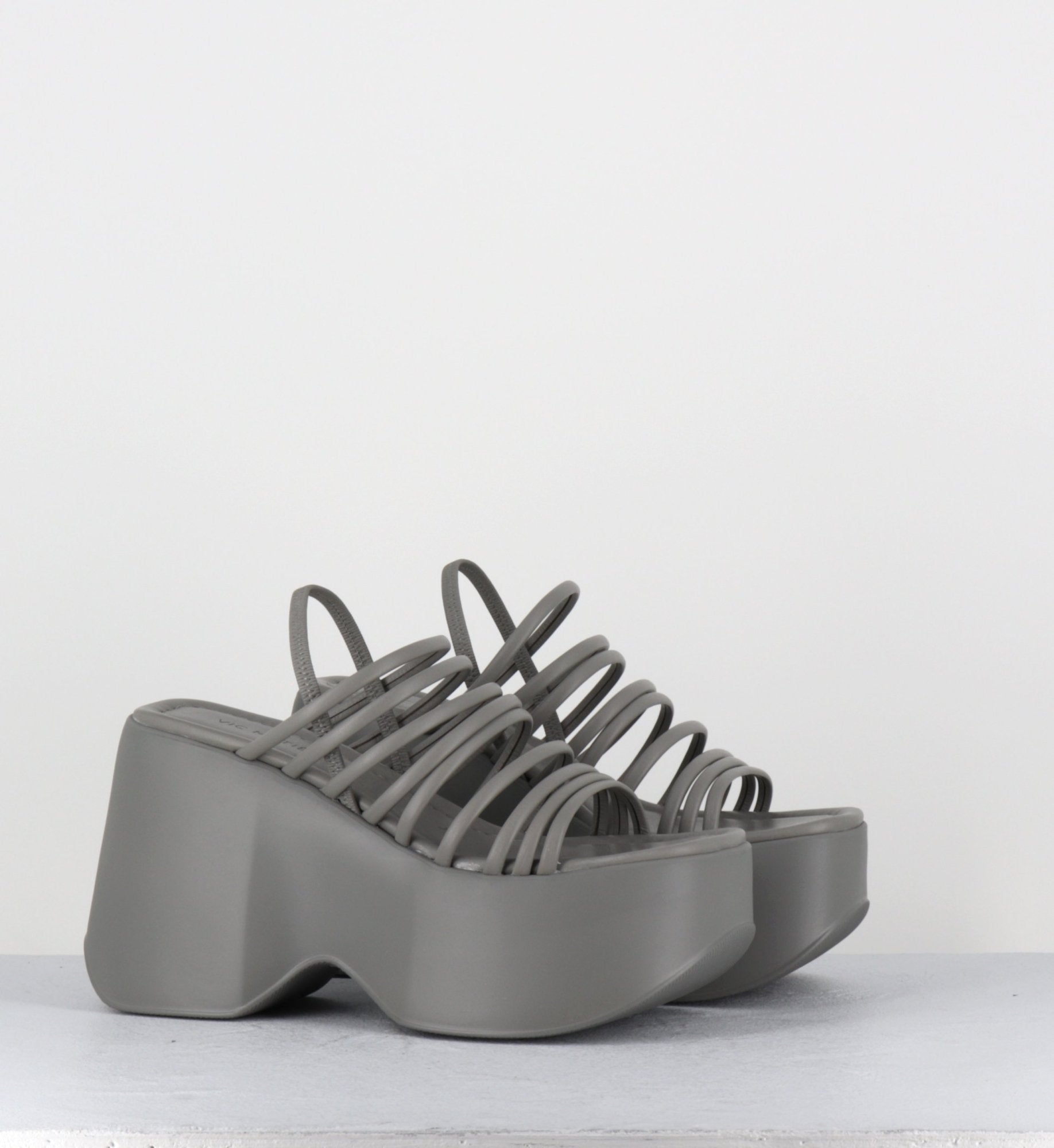 1C6758D TRAVEL LIGHT