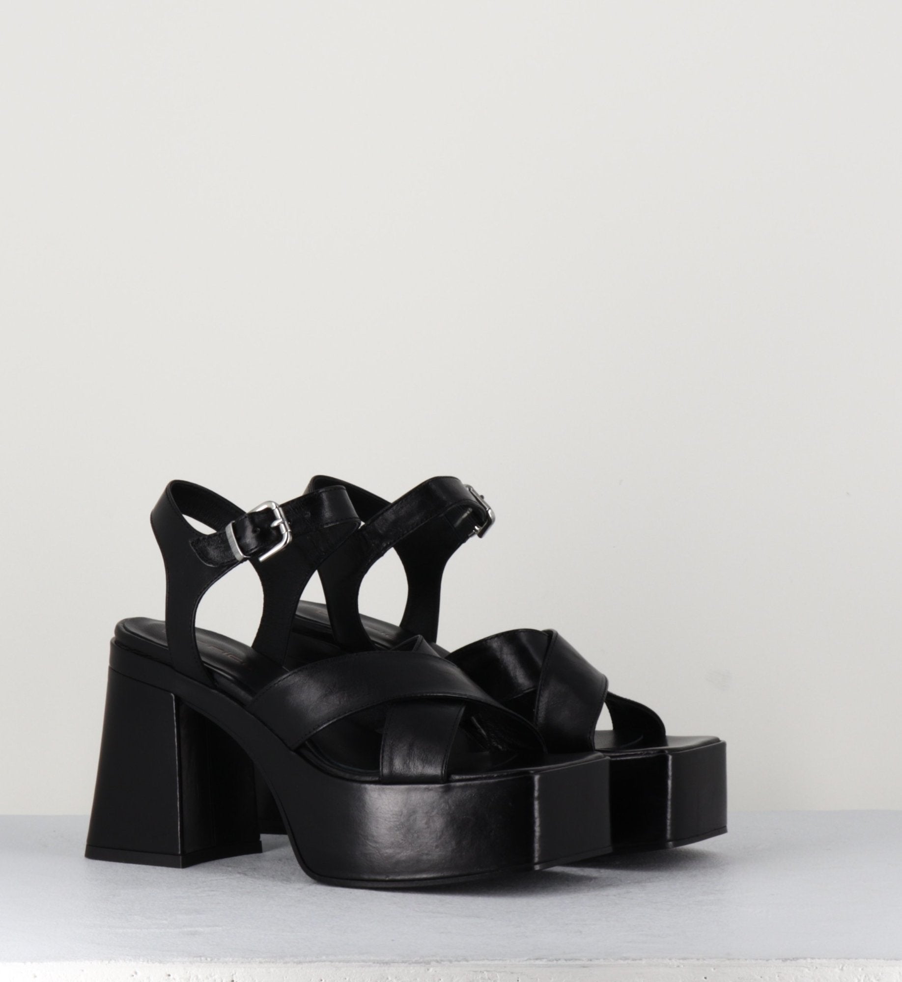 PE7637 NERO