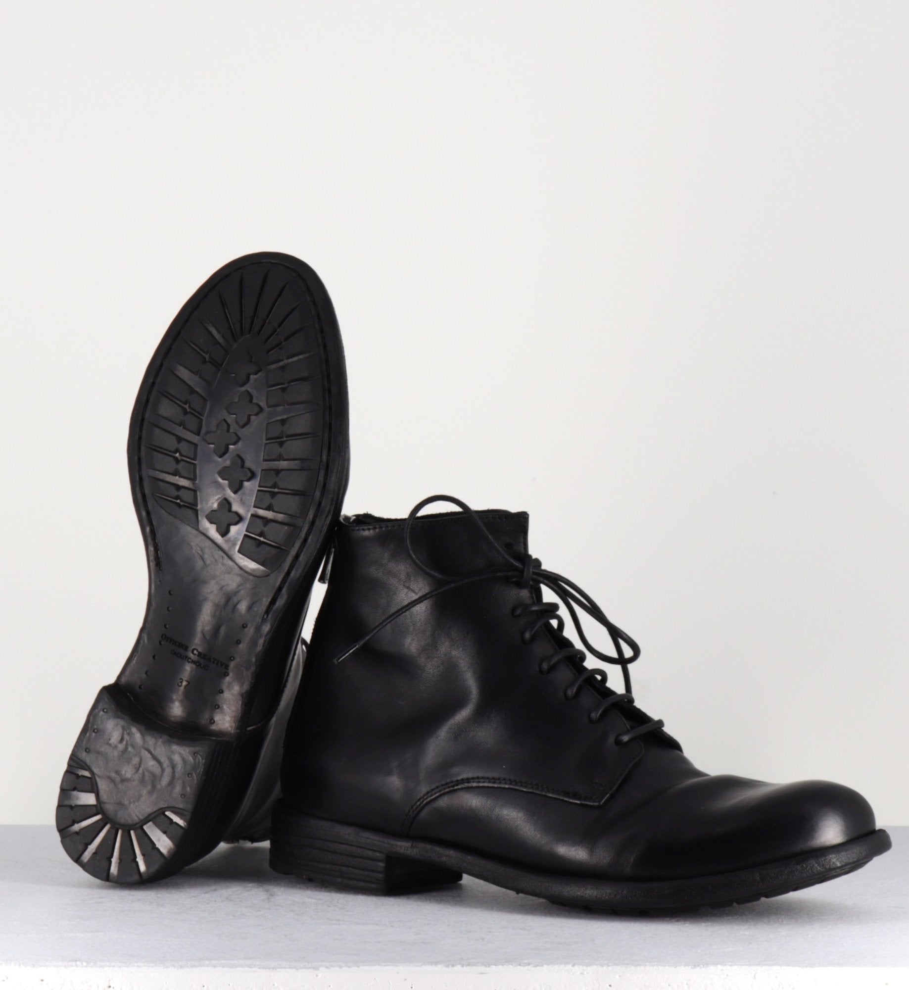 Bottines plates à lacets en cuir noir Officine Creative - MARS007