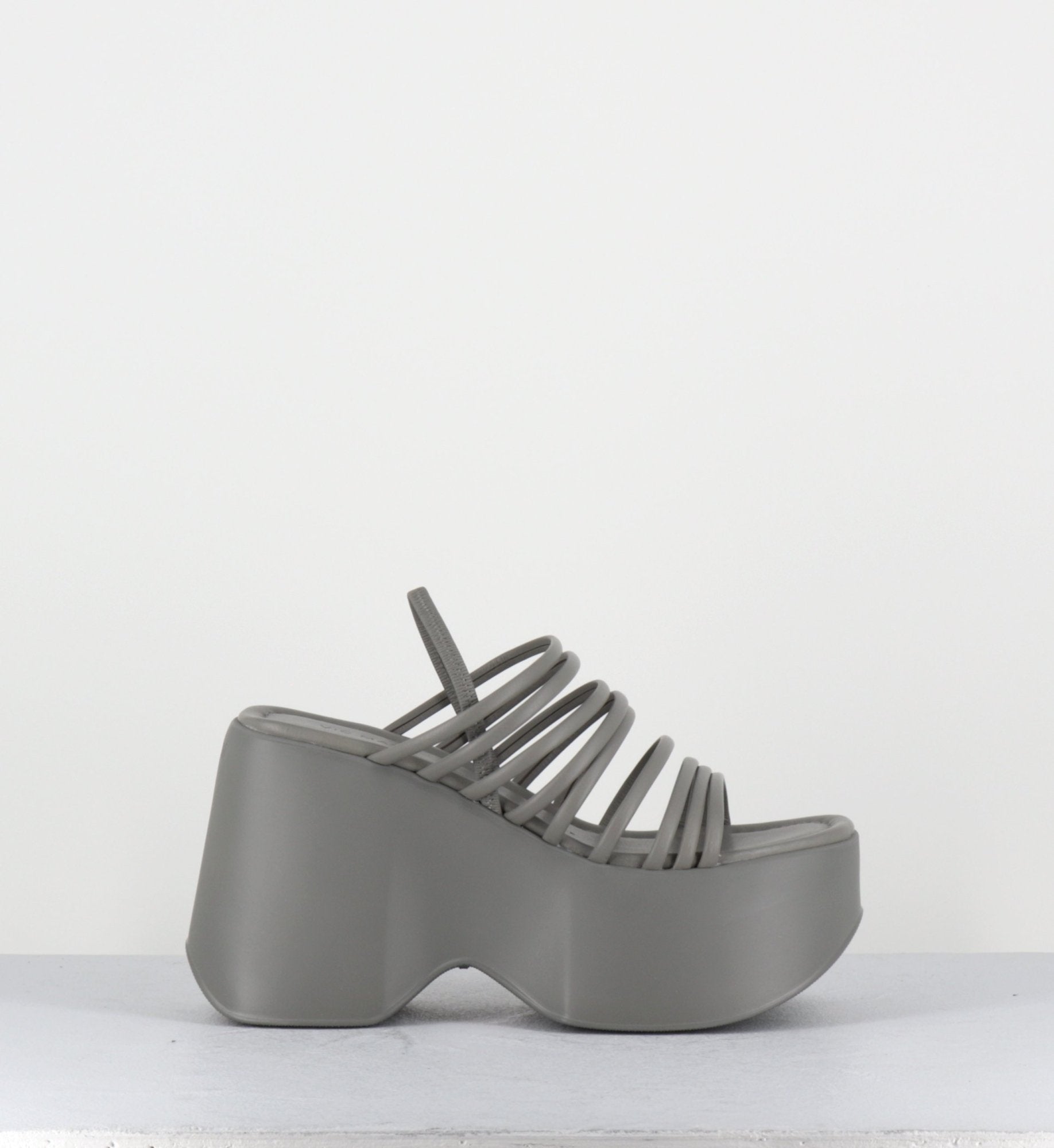 1C6758D TRAVEL LIGHT