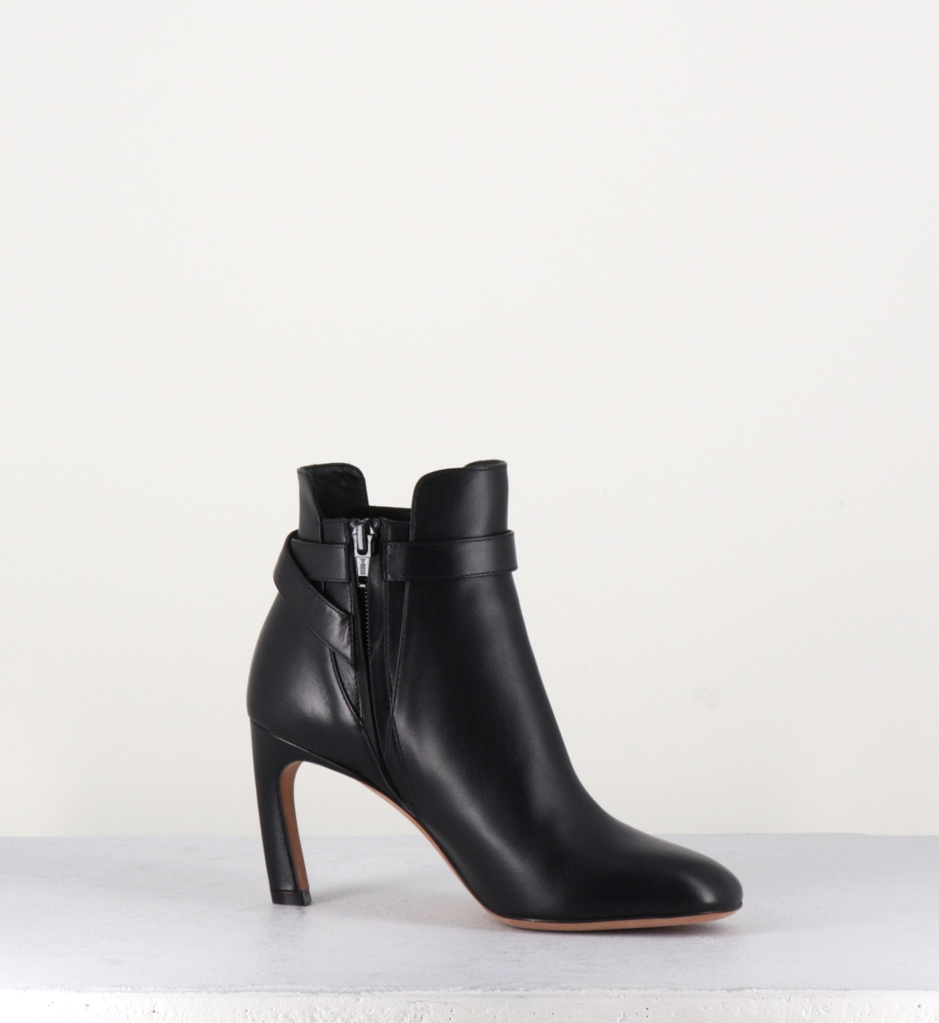 Bottine en cuir noir à talon Pellico - 7311