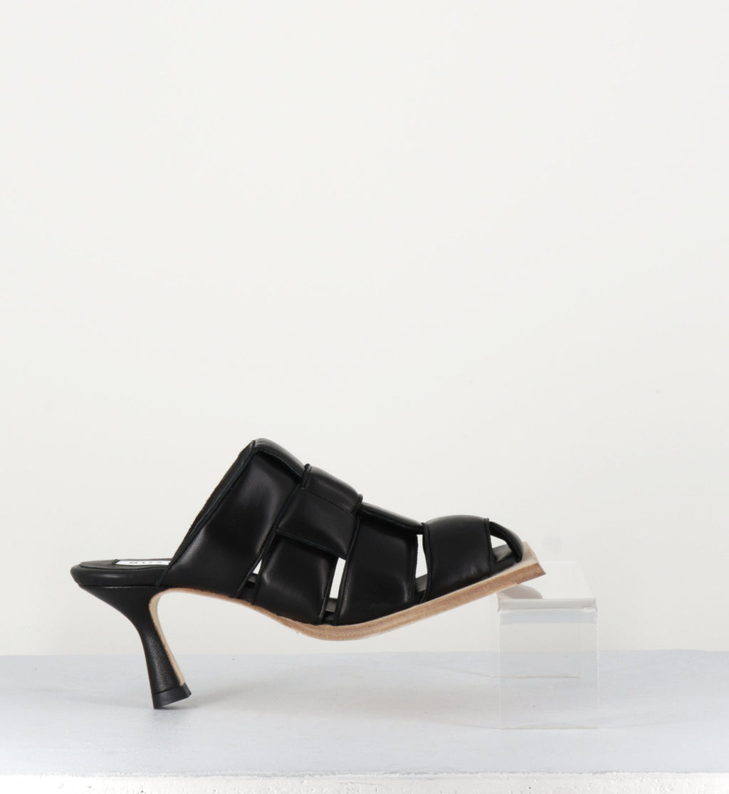 MAYTE BLACK MULES