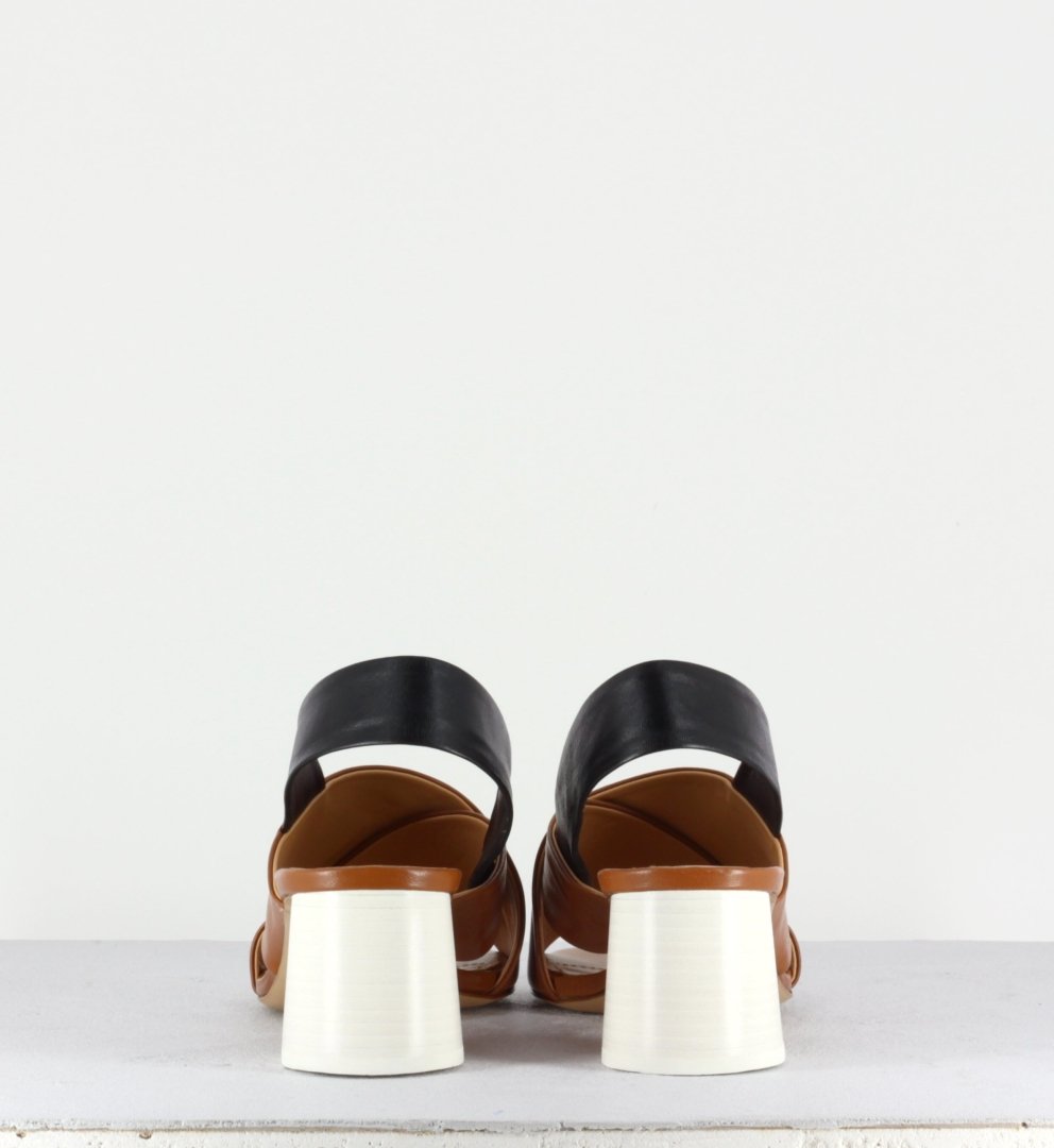 Sandales à petit talon architectural - Ayko05 caramel