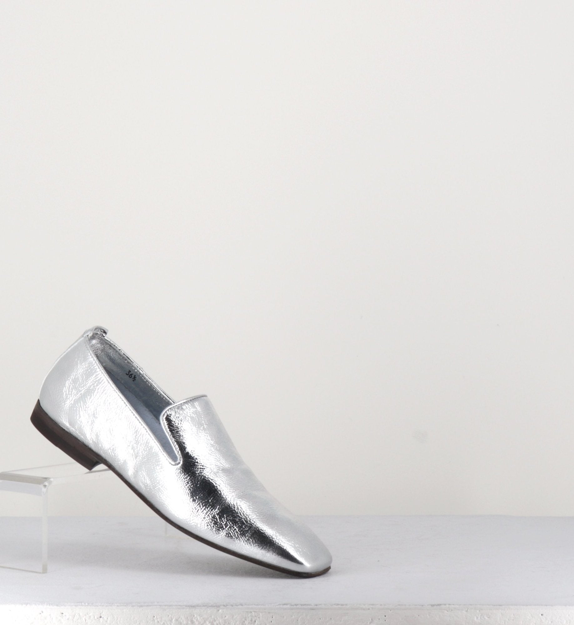 Mocassins plats à bout carré en cuir argenté Henderson Baracco - D033