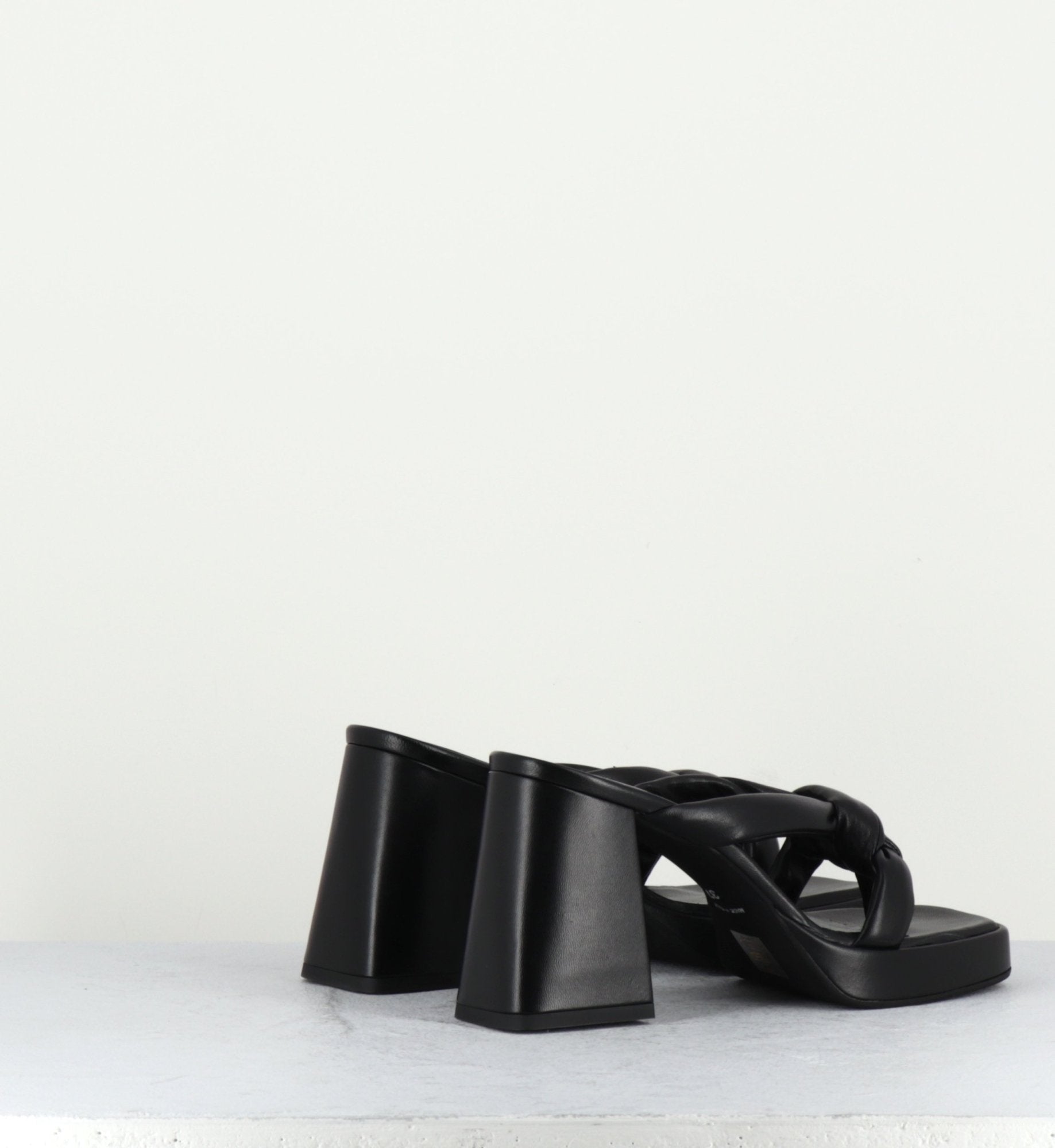 YEL3209 BLACK