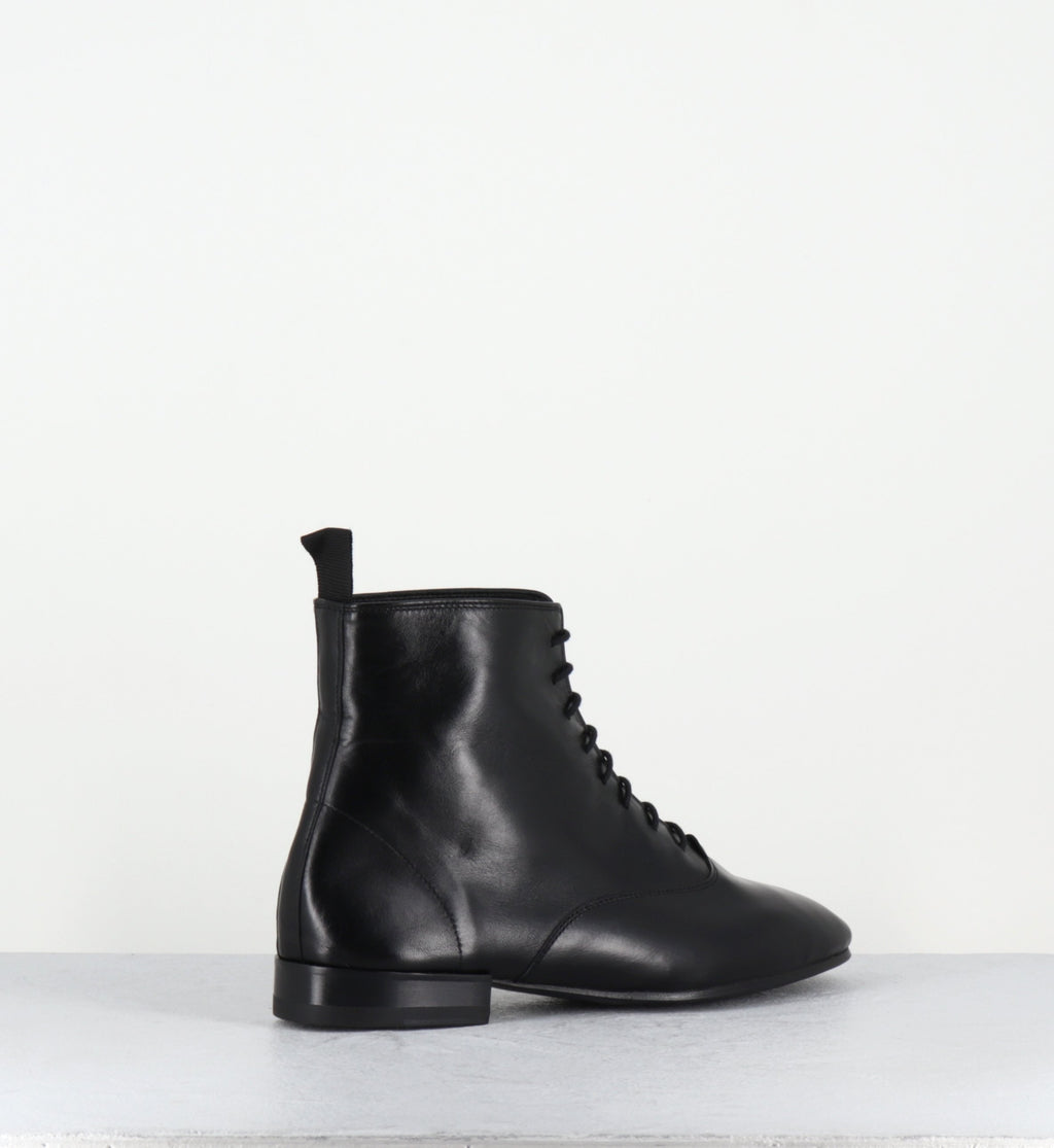 LUIS NAPPA BLACK