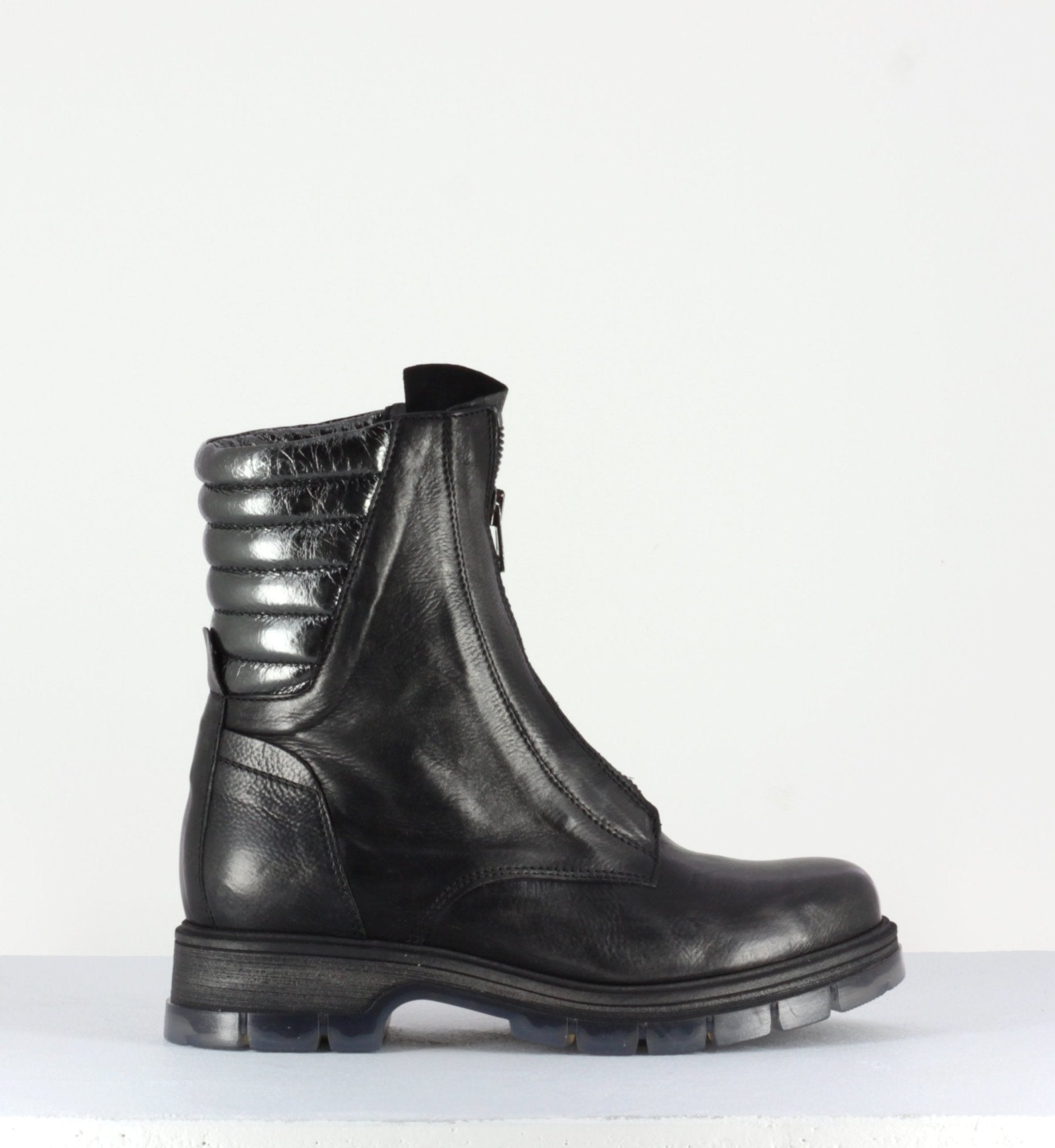 Bottines plate en cuir noir Sélection Garrice fru.it shoes - 5827
