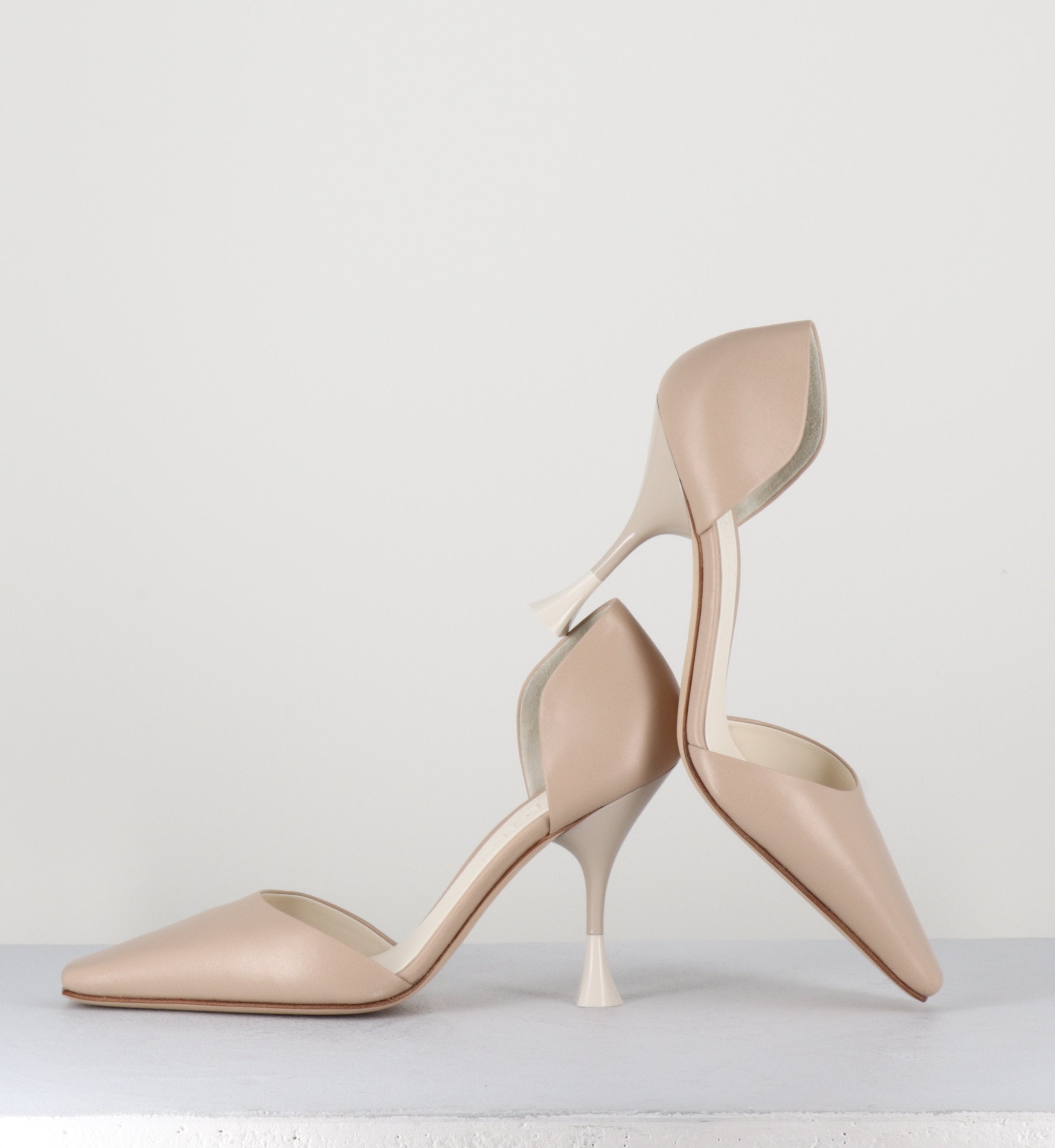 Escarpins en cuir beige 90s - HOLLY CRIS SAHARA