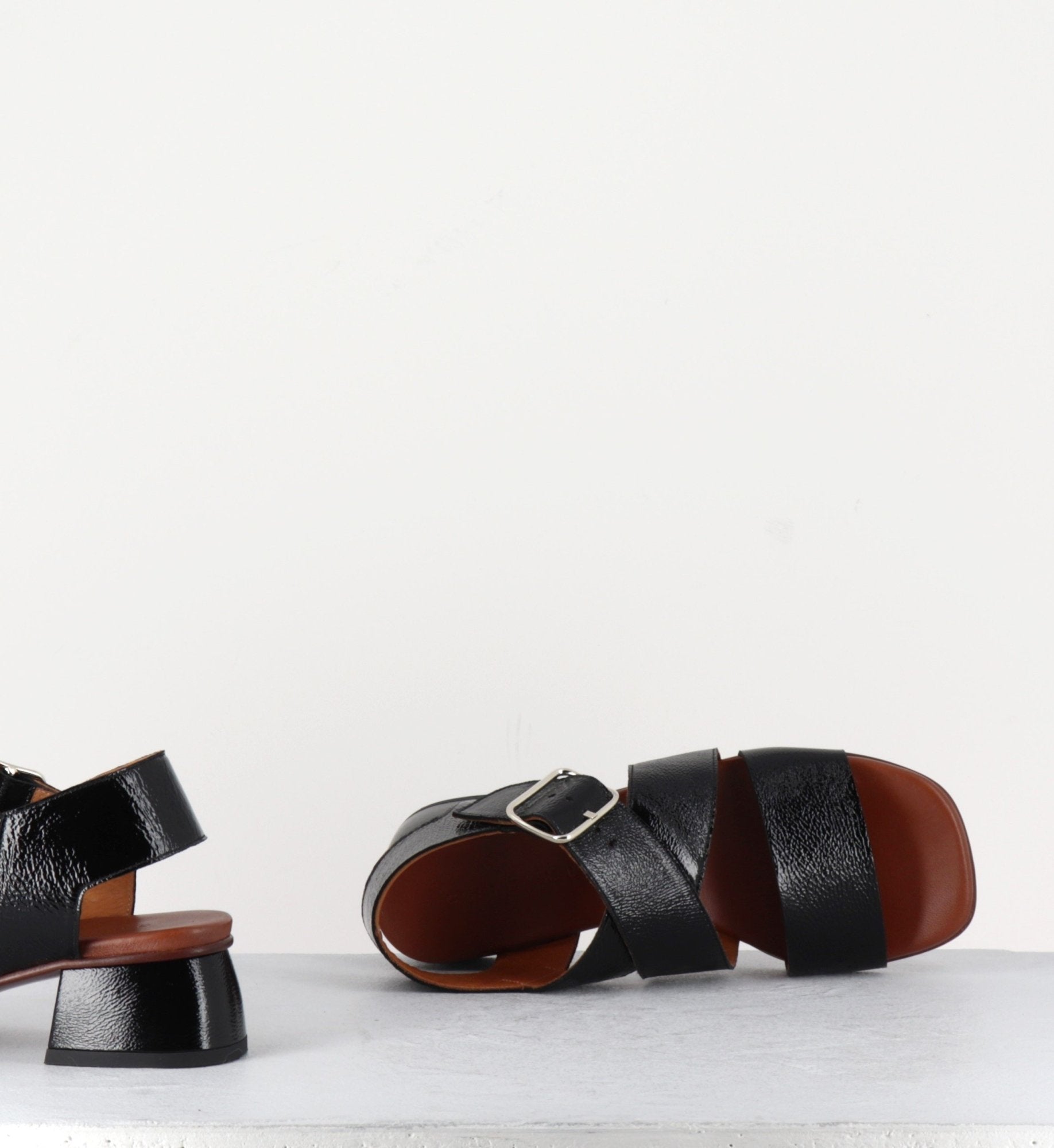 QUI-ISRAEL44 FERRARI NEGRO