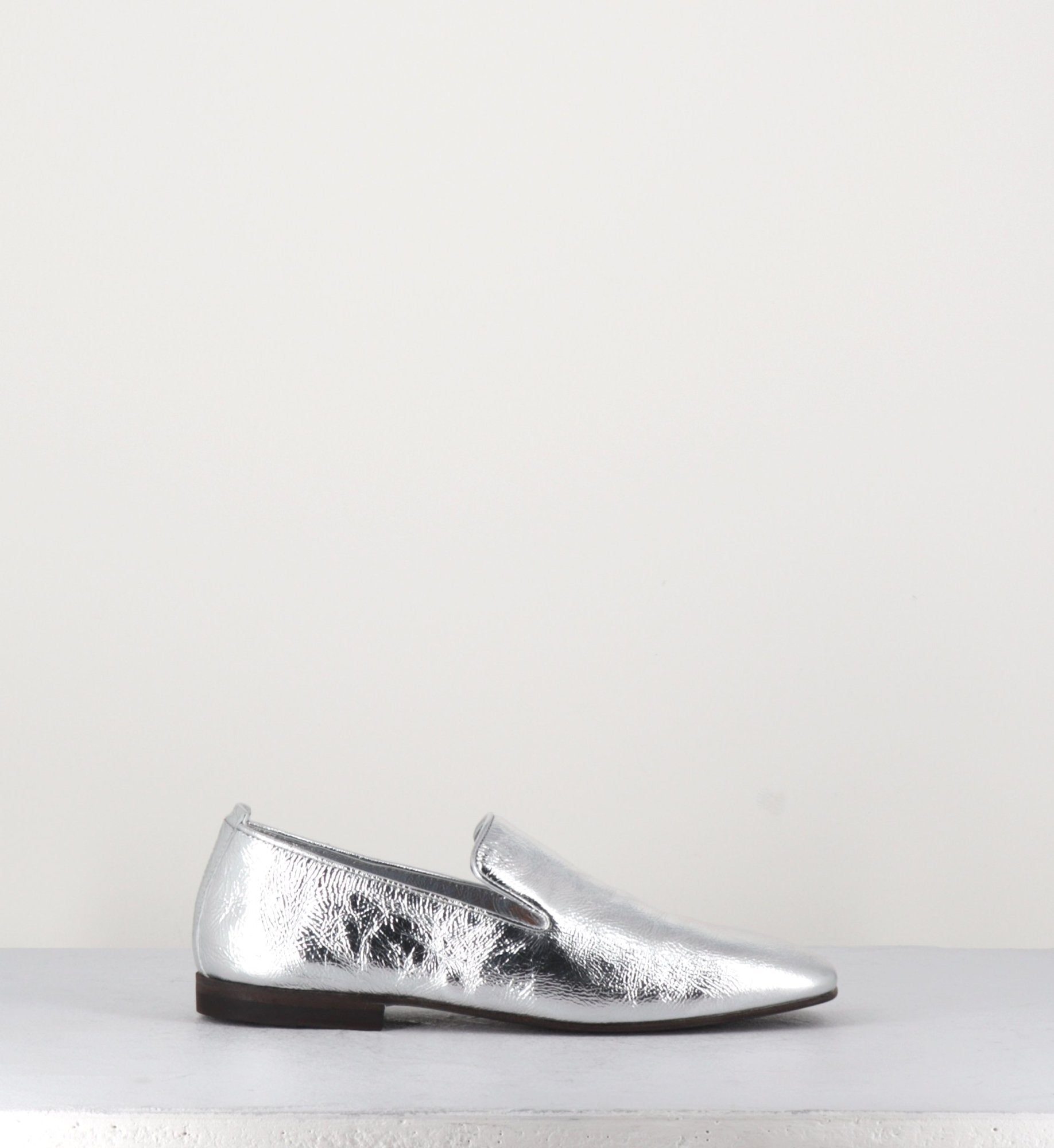 Mocassins plats à bout carré en cuir argenté Henderson Baracco - D033