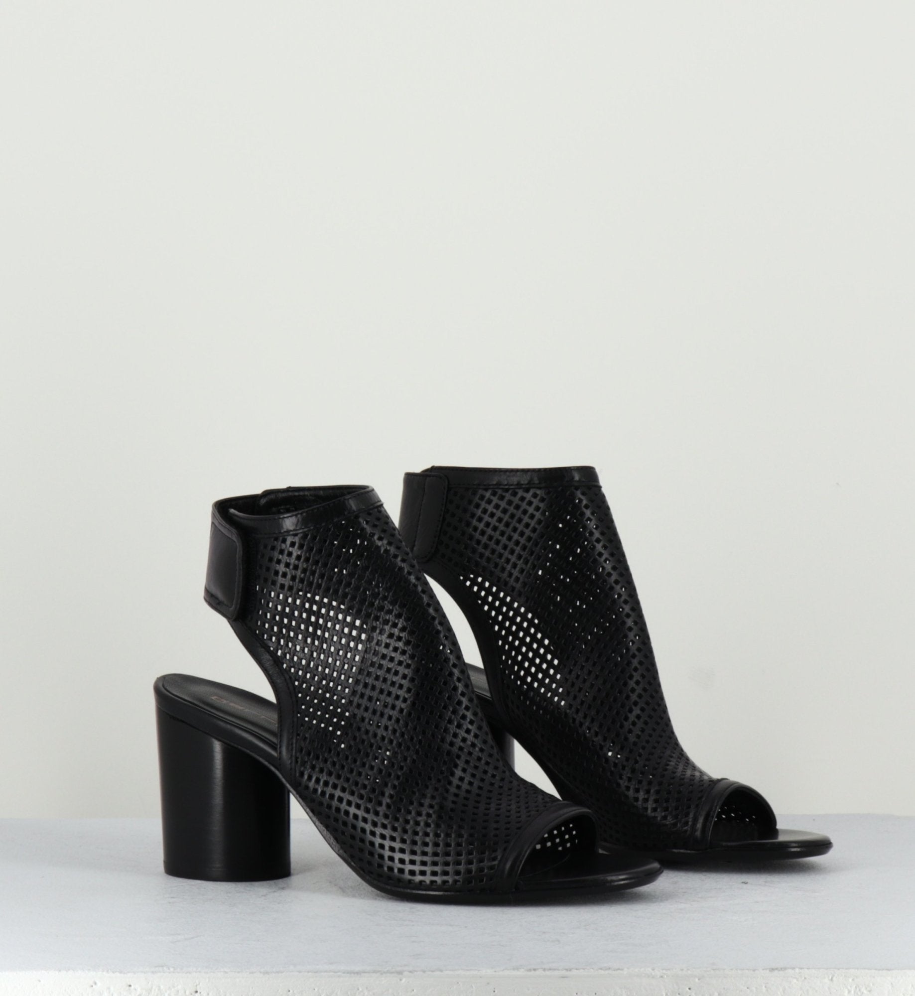 6922 NERO