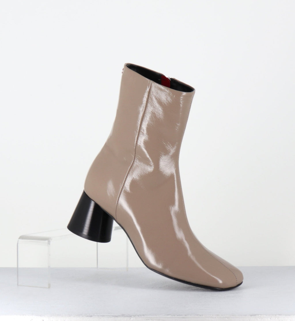 DANI04 GLAZE TORTORA