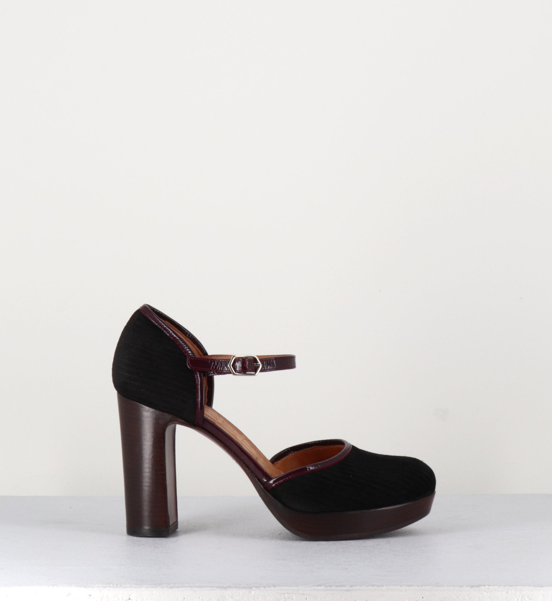 YALO NEGRO GRAPE