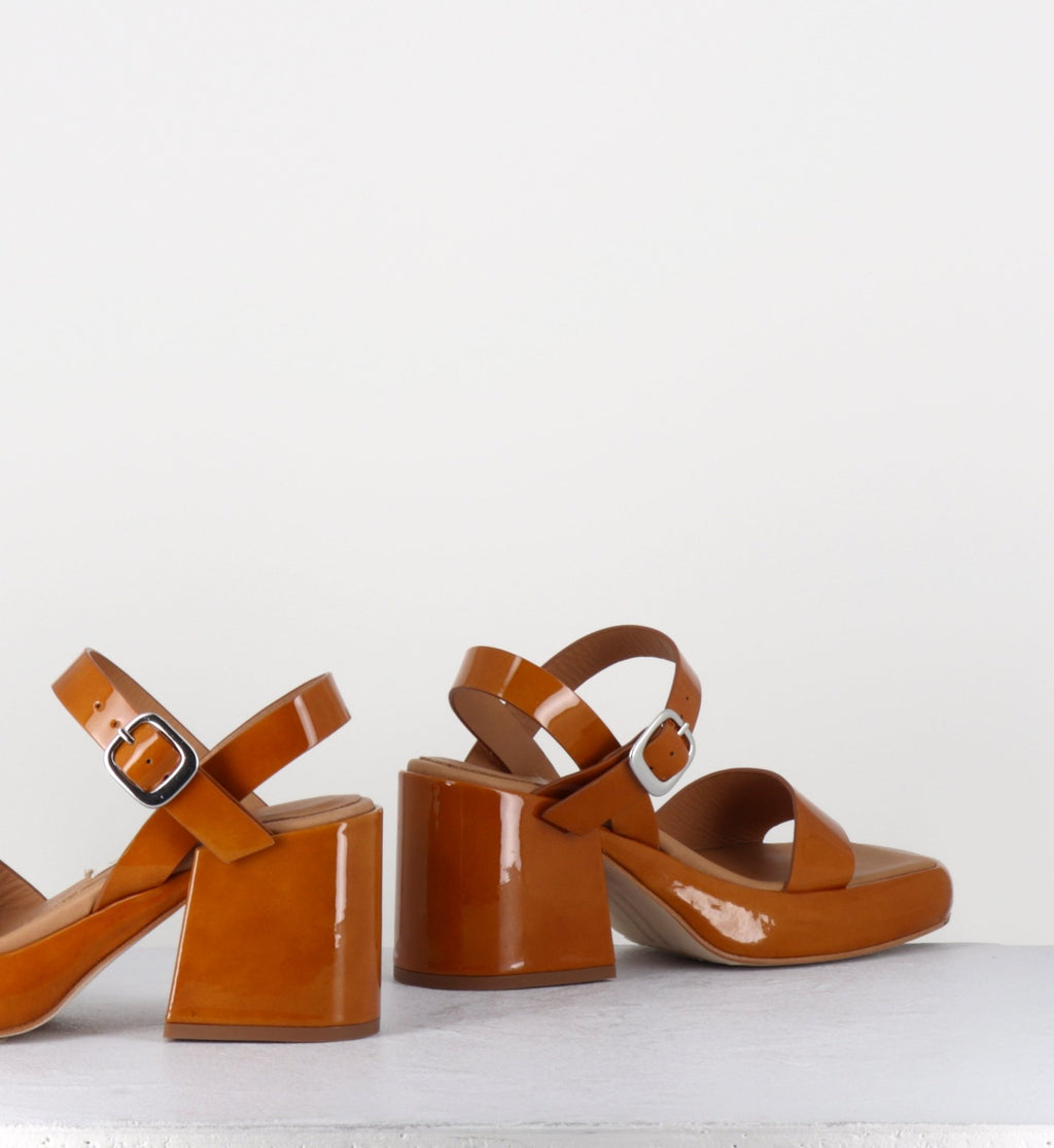 BEVERLY CAMEL SANDALS