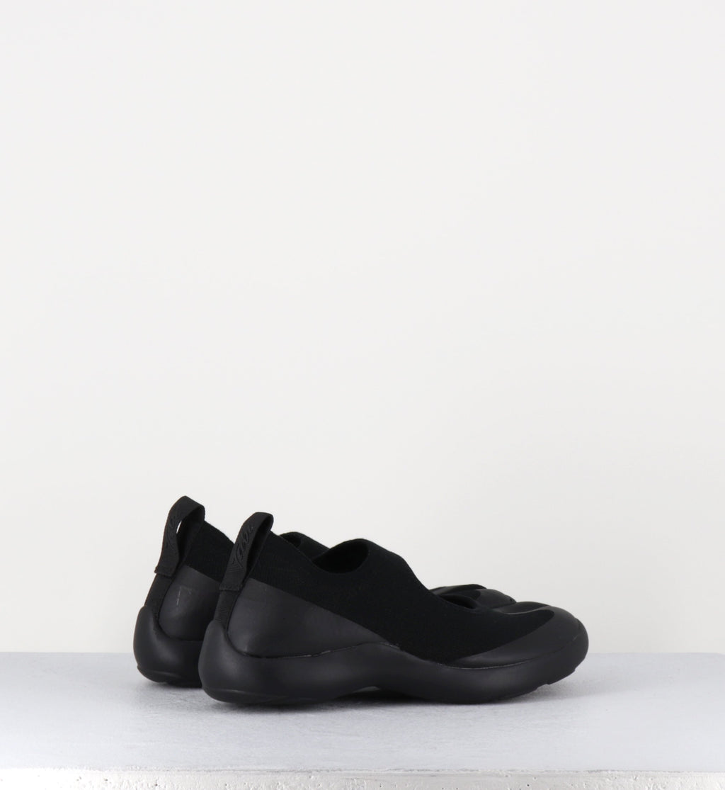 TABI MULE SANDAL BLACK