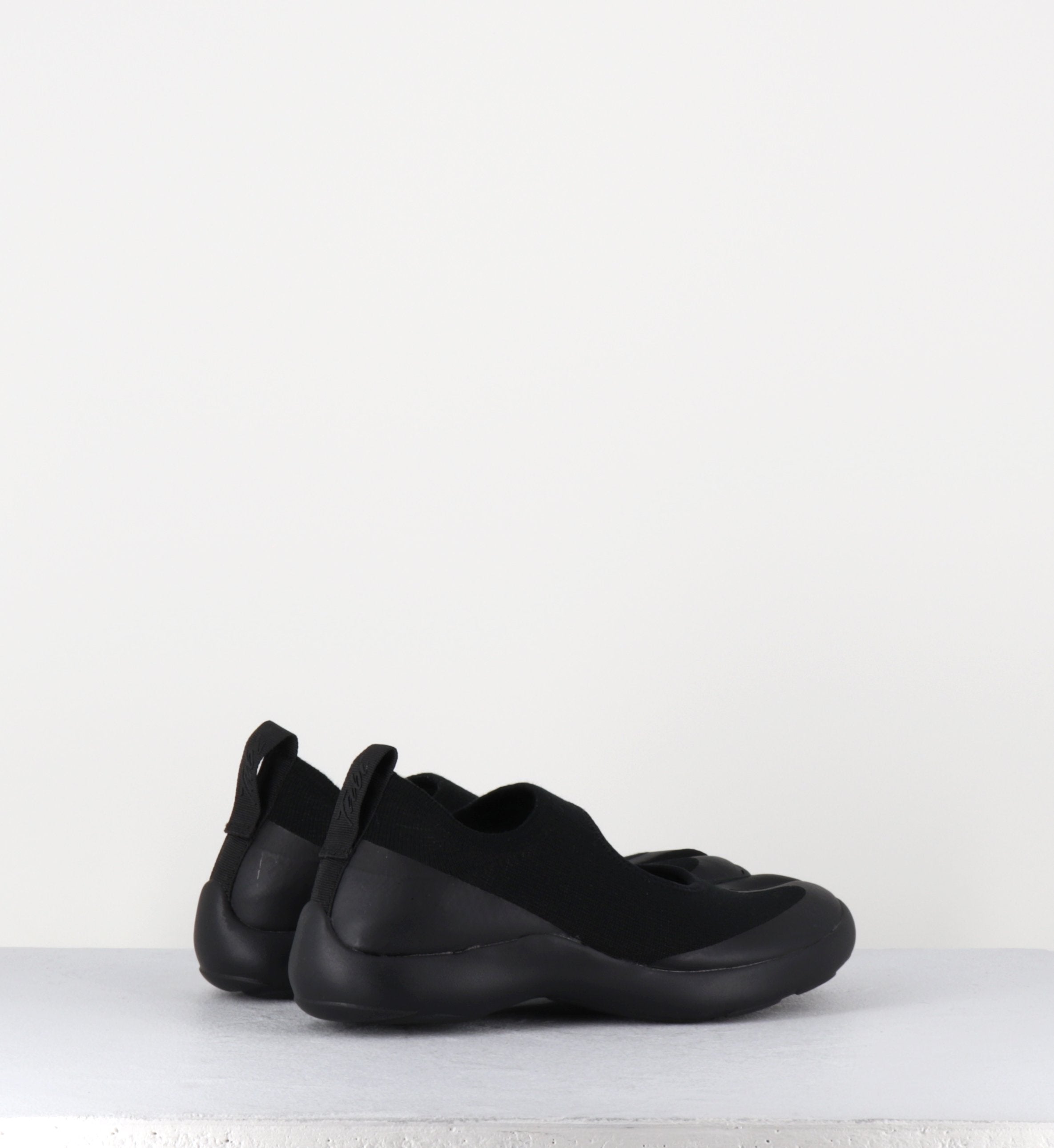 TABI MULE SANDAL BLACK