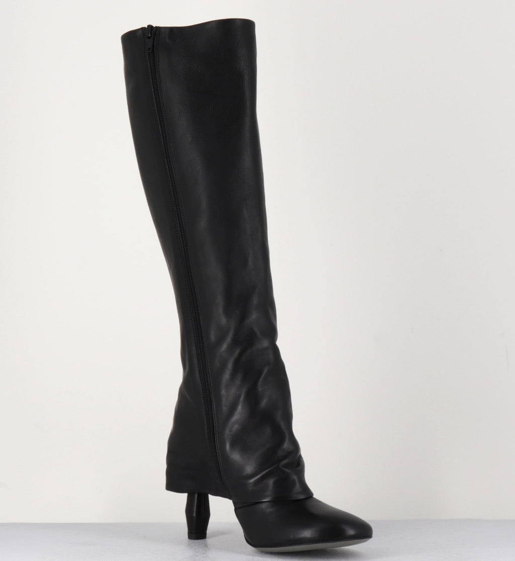 M22I97602 BLACK