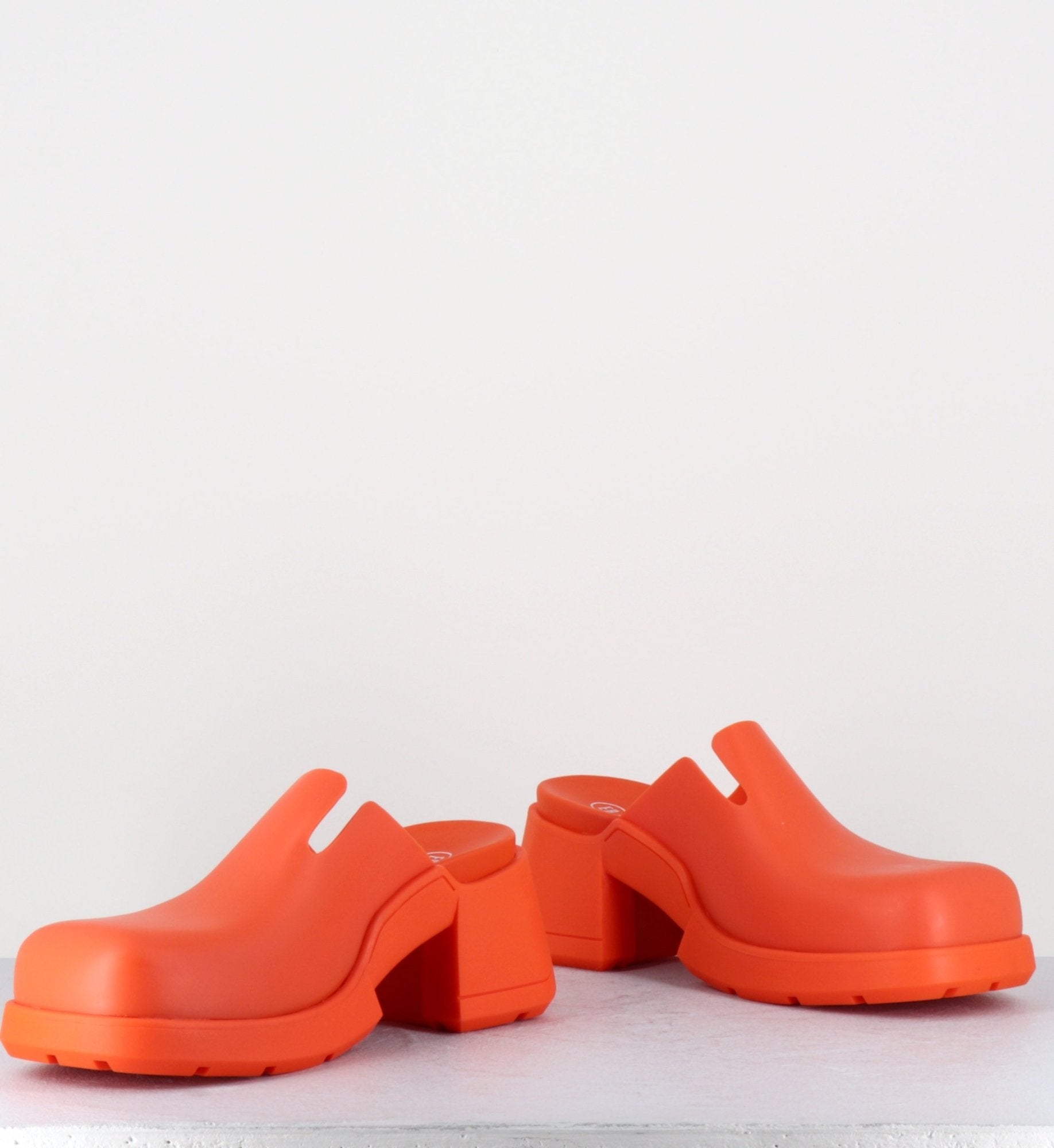 BLISSA ORANGE MULES
