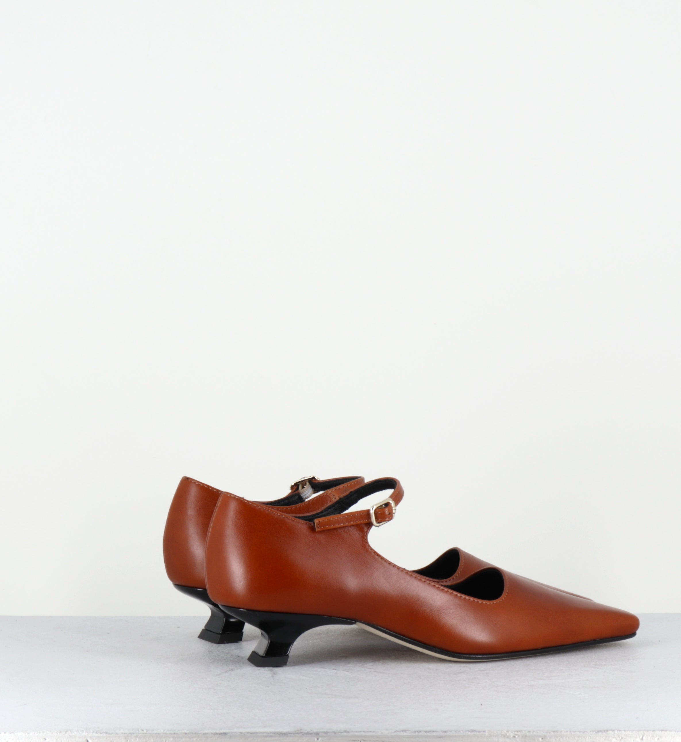 FERMA BUFALINO CUOIO