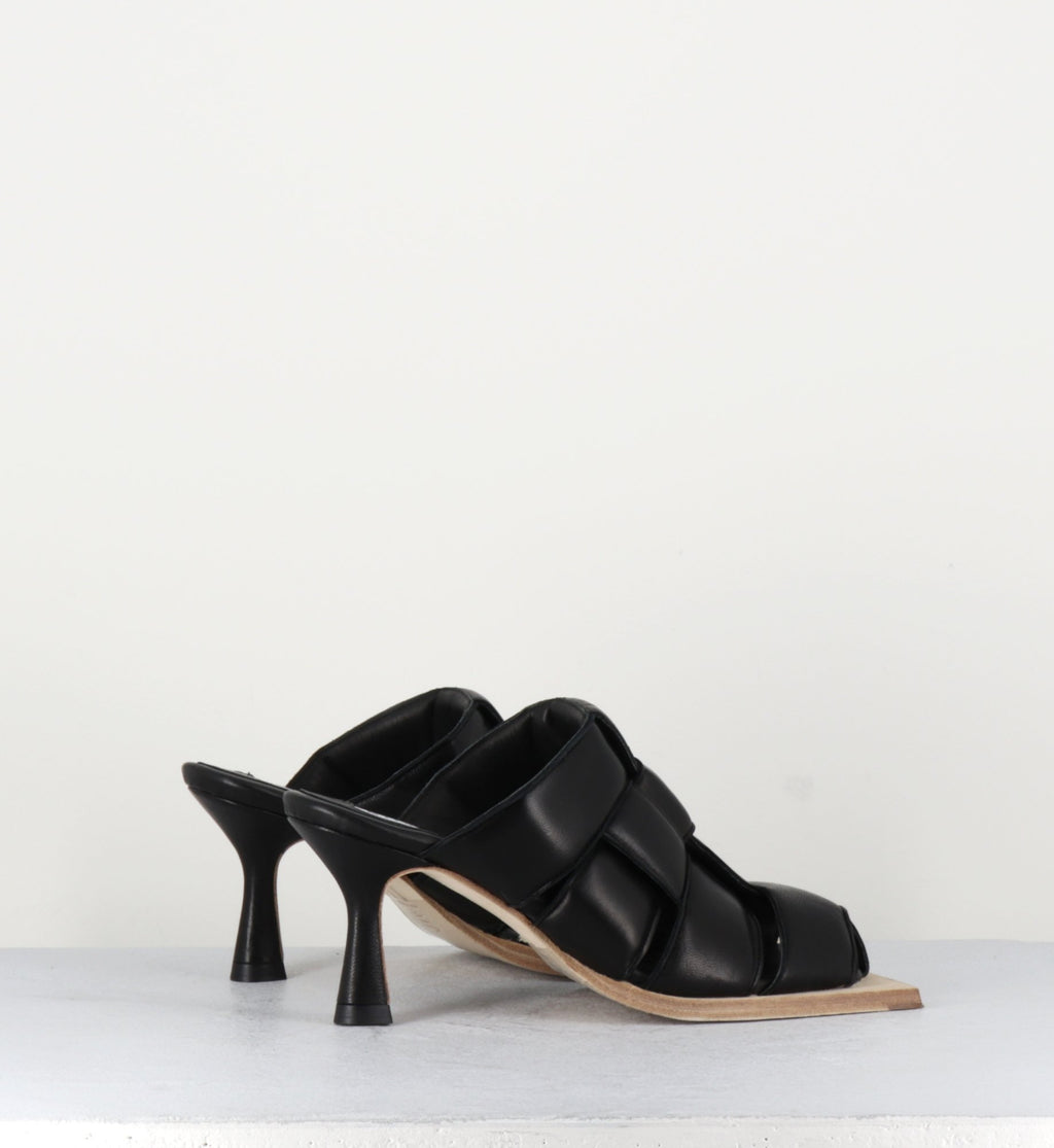 MAYTE BLACK MULES