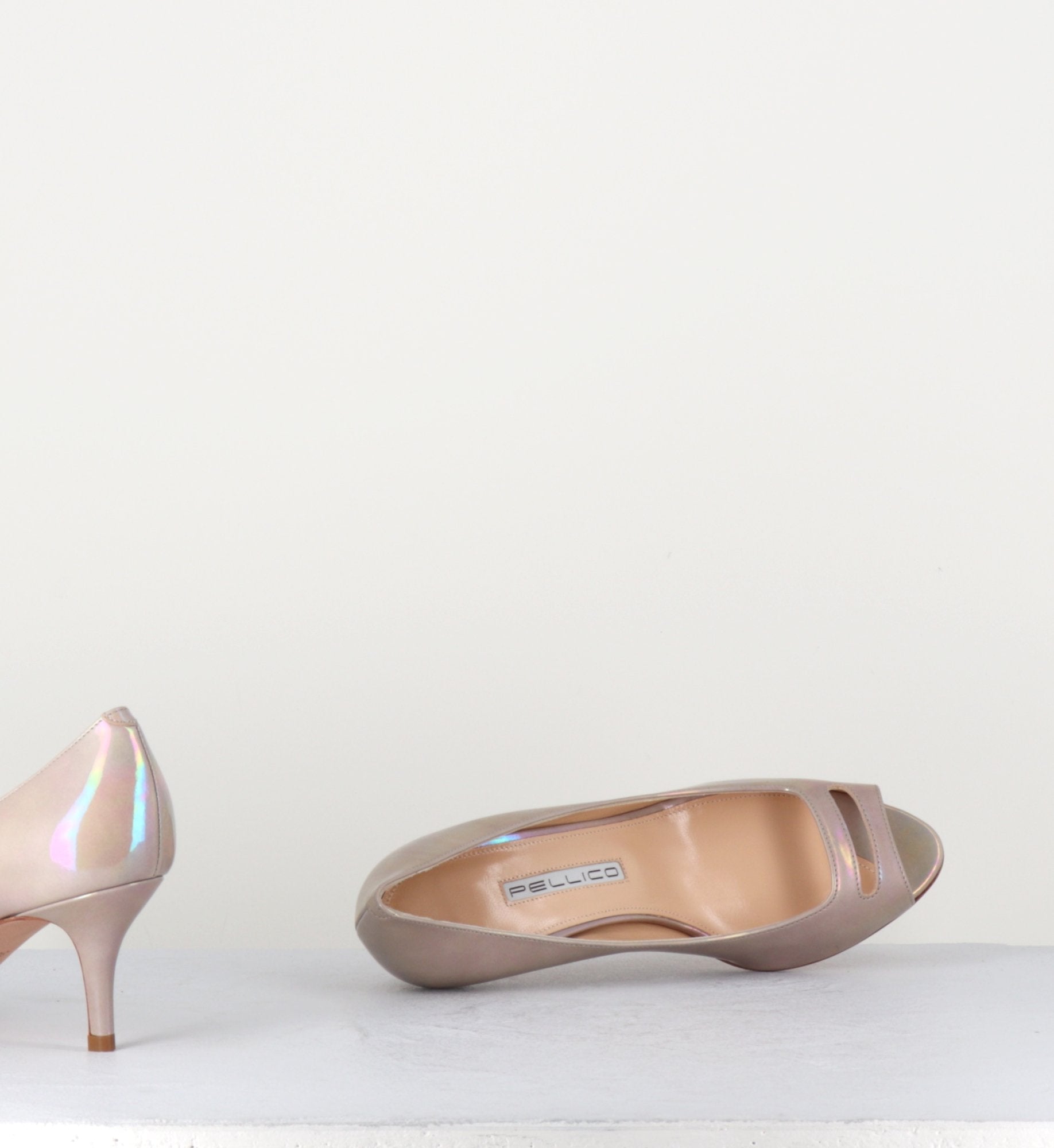 Escarpins petits talons en cuir vernis nude - Pellico