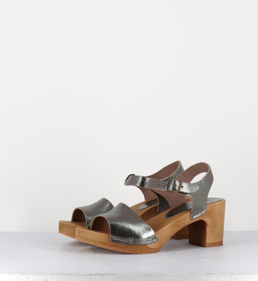 484-054 OLD METAL