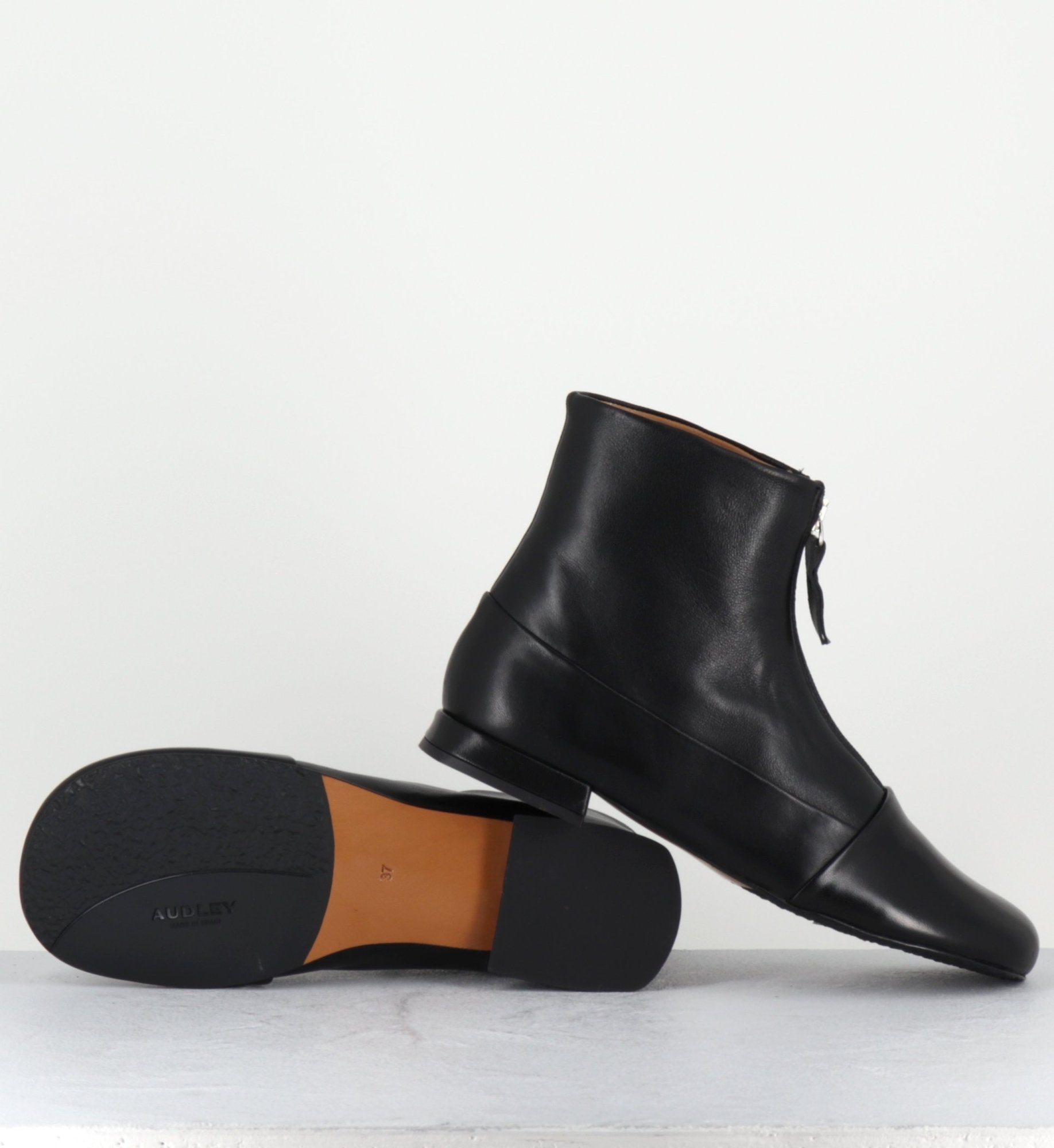 Boots plates en cuir souple noir à zip -  MARIA BLACK NAPPA