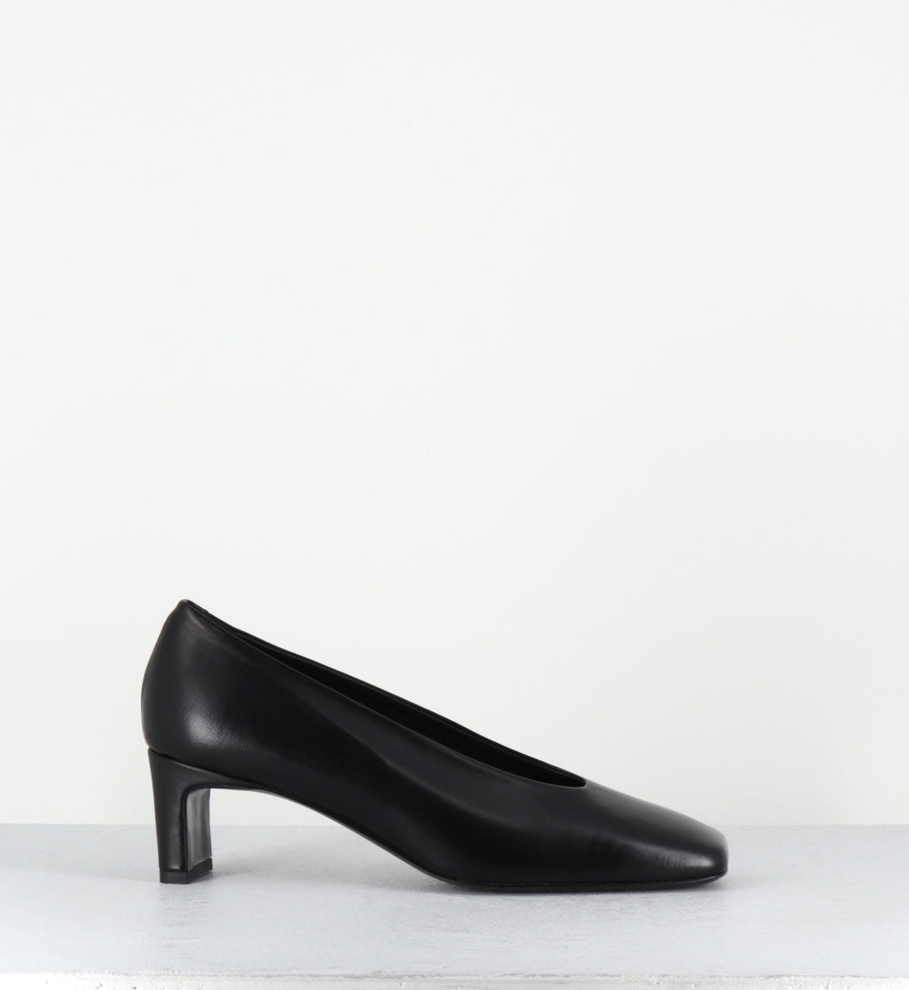 SANTI BLACK COWHIDE