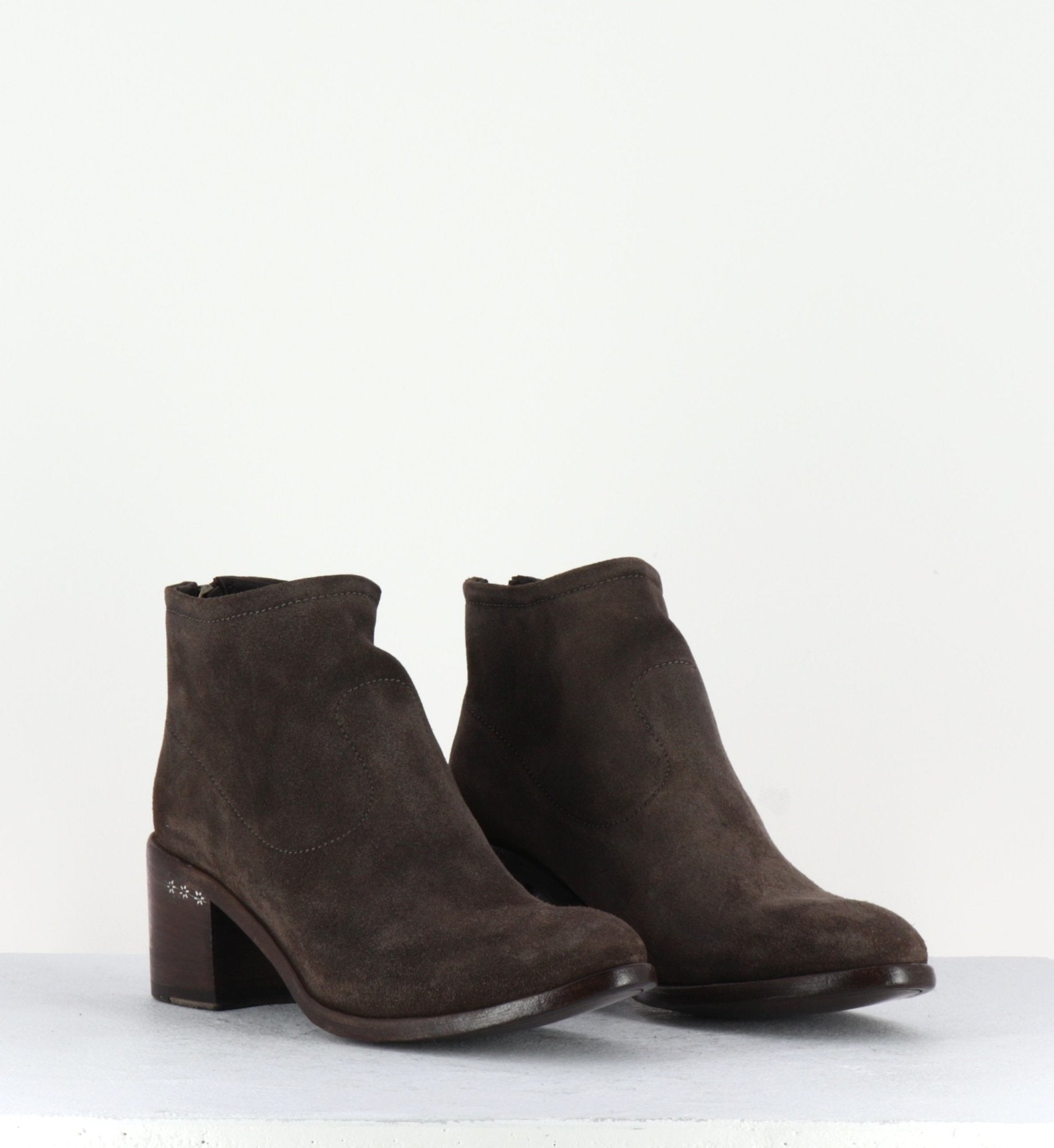 Bottines petit talon courtes en daim beige TESSA45014T - Alberto Fasciani