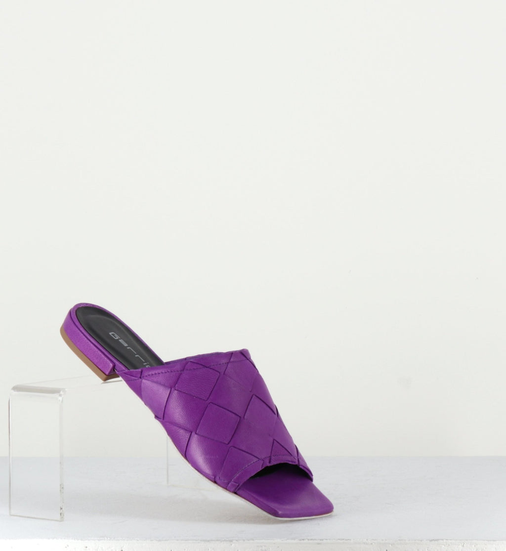 21KGU46 VIOLET
