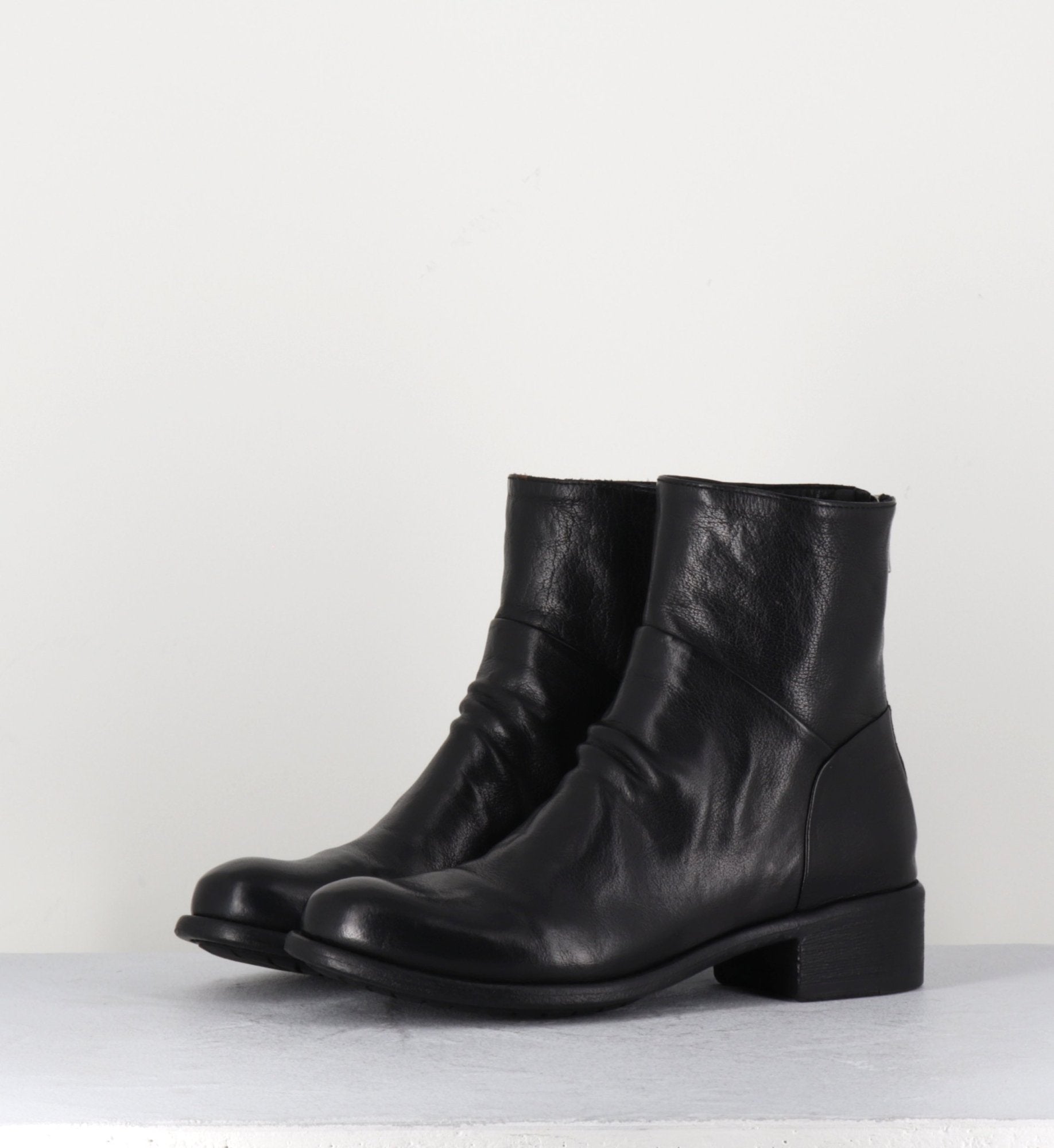 Bottines en cuir noir - LISON CAOU 045 NERO