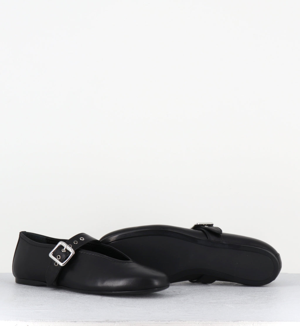 SHAKILA NAPPA BLACK