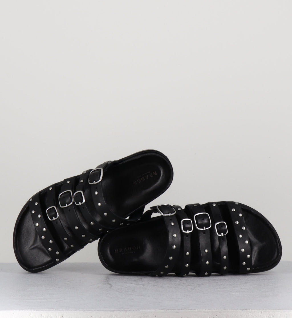 Sandales plates en cuir noir multi-brides à clous - 68750 NERO