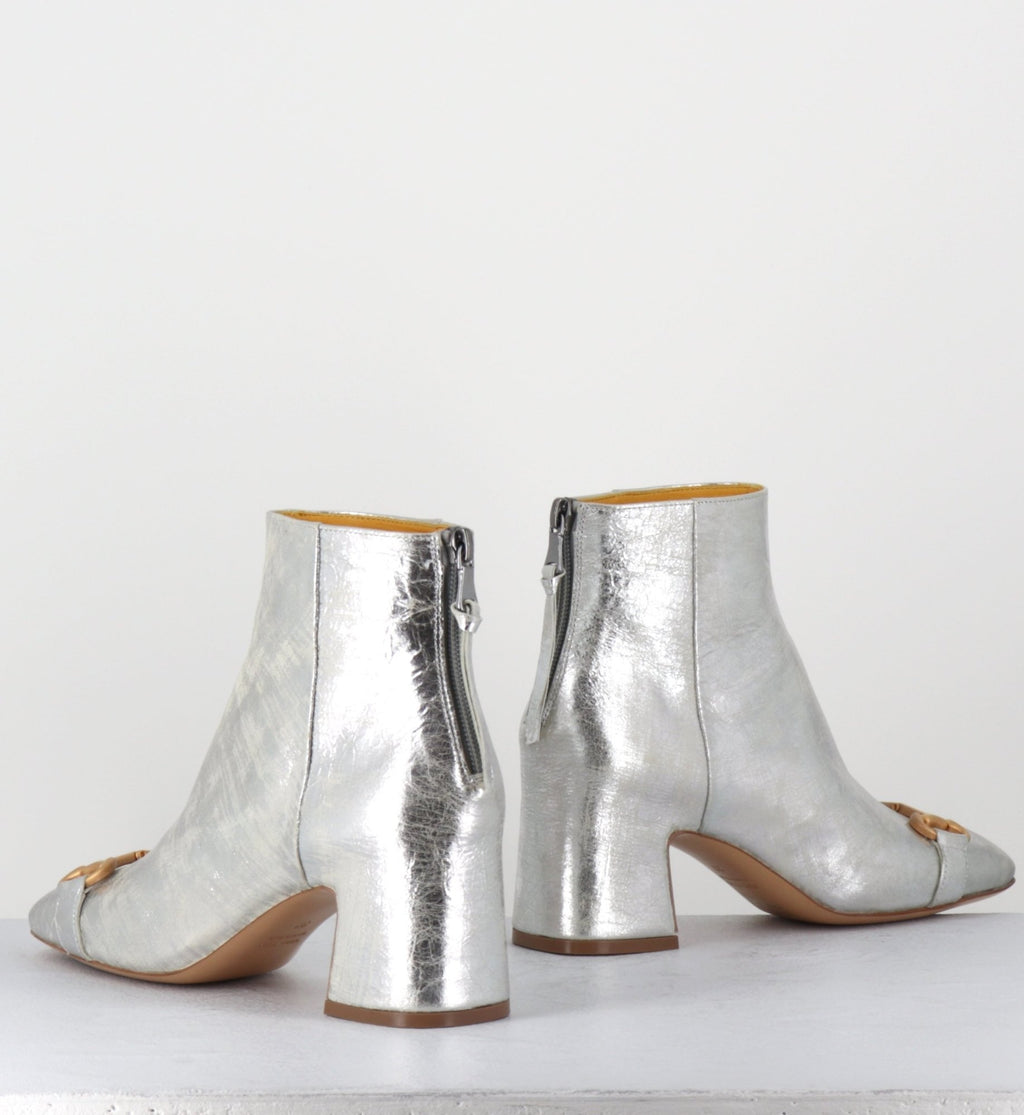Q199 VINTAGE SILVER