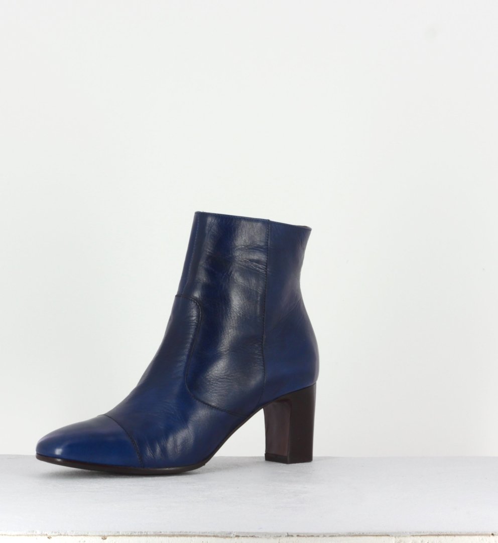 Bottines petit talons en cuir marine F568 - Garrice Lab