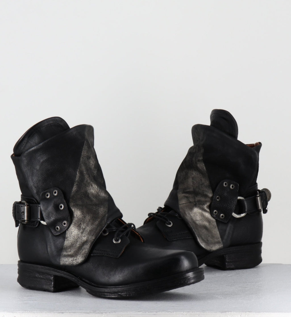 Boots rangers à lacets en cuir noir sangle à boucles - 259211 NERO
