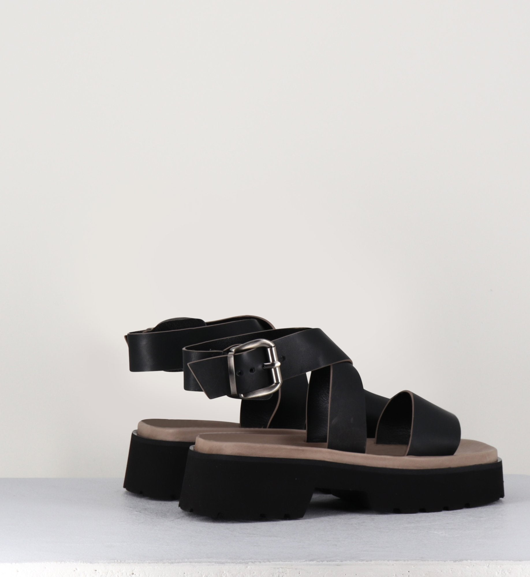 PE7426 NERO