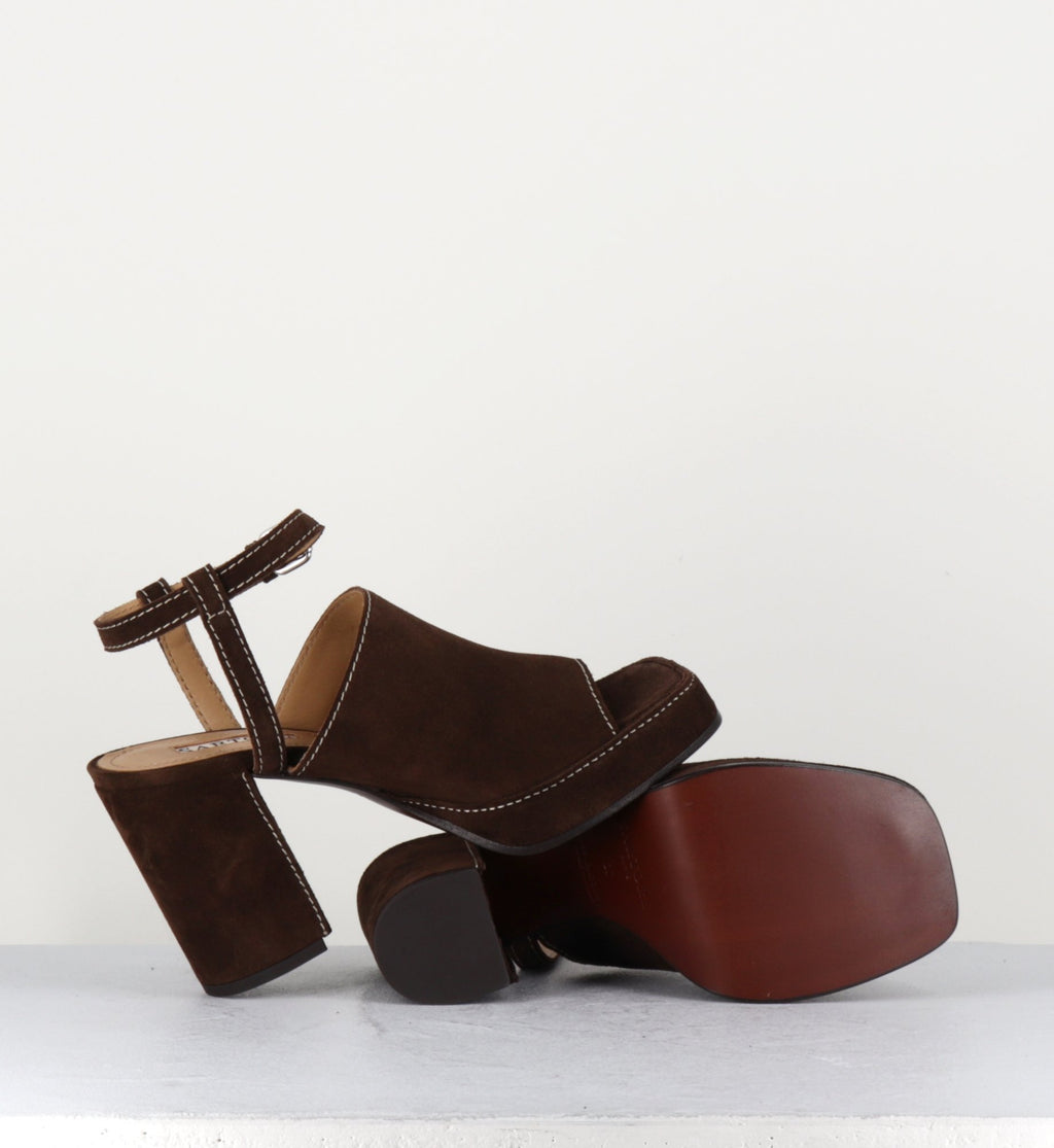 SR3947 MUSTANG CROSTA