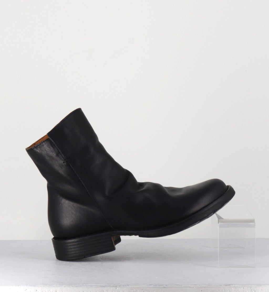 ELF-22 BLACK BOOTS