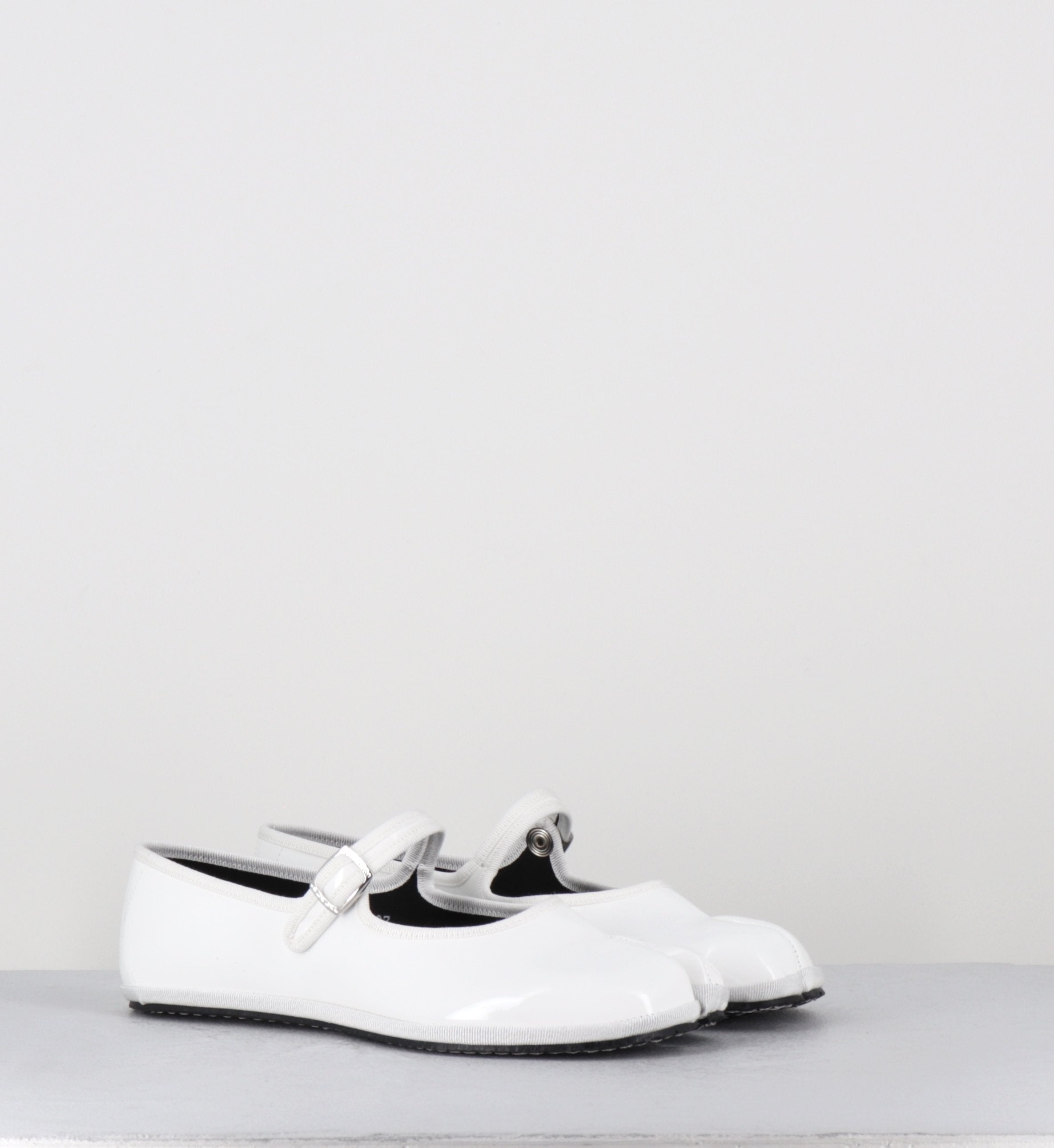 TABI MJ PATENT WHITE