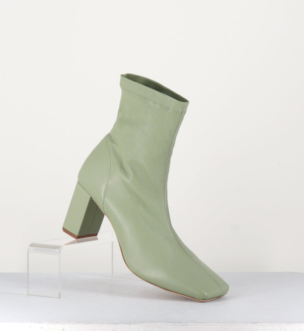 1A4352D LIGHT GREEN