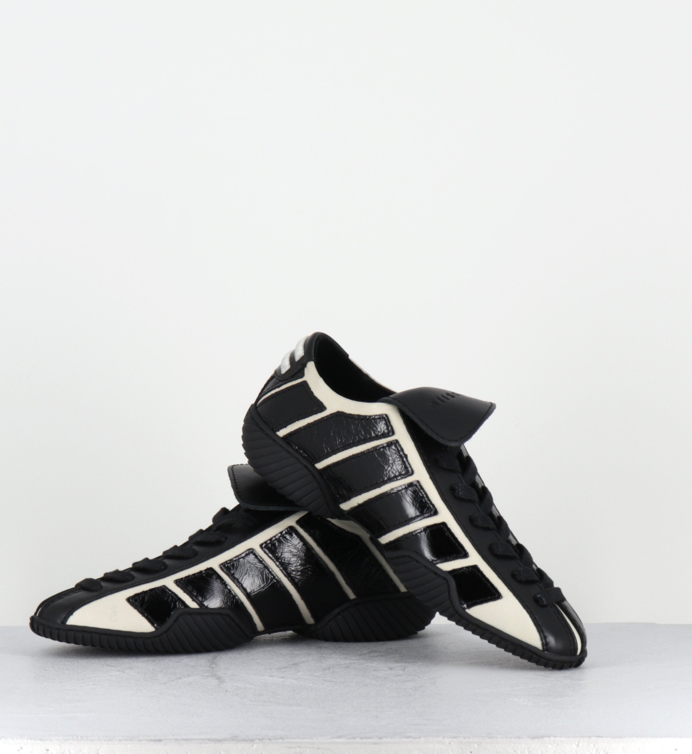 NIKOLETTA BLACK WHITE