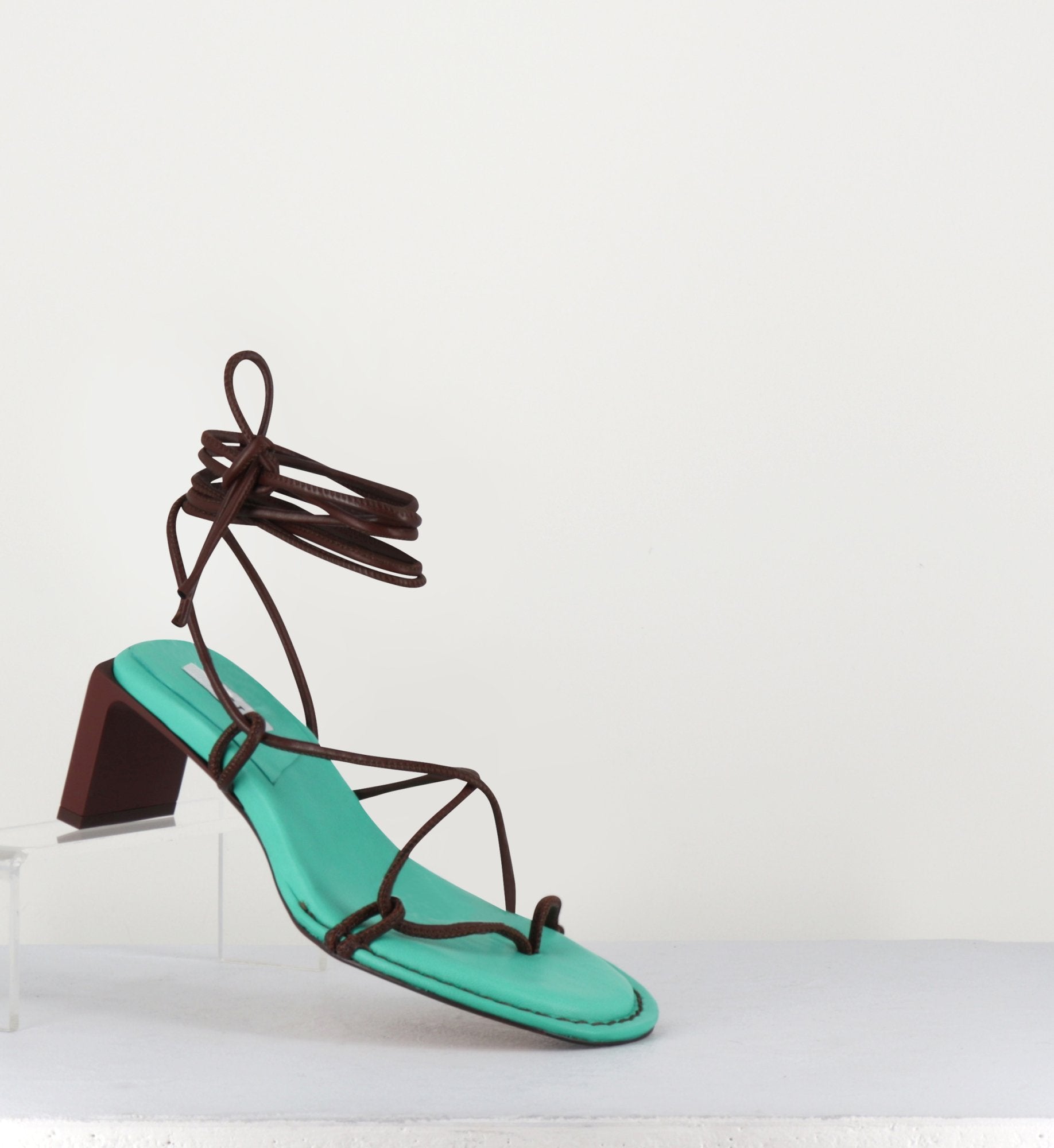 Sandales vertes à fines lanières de cuir marron- ALBERTA GREEN SANDALS