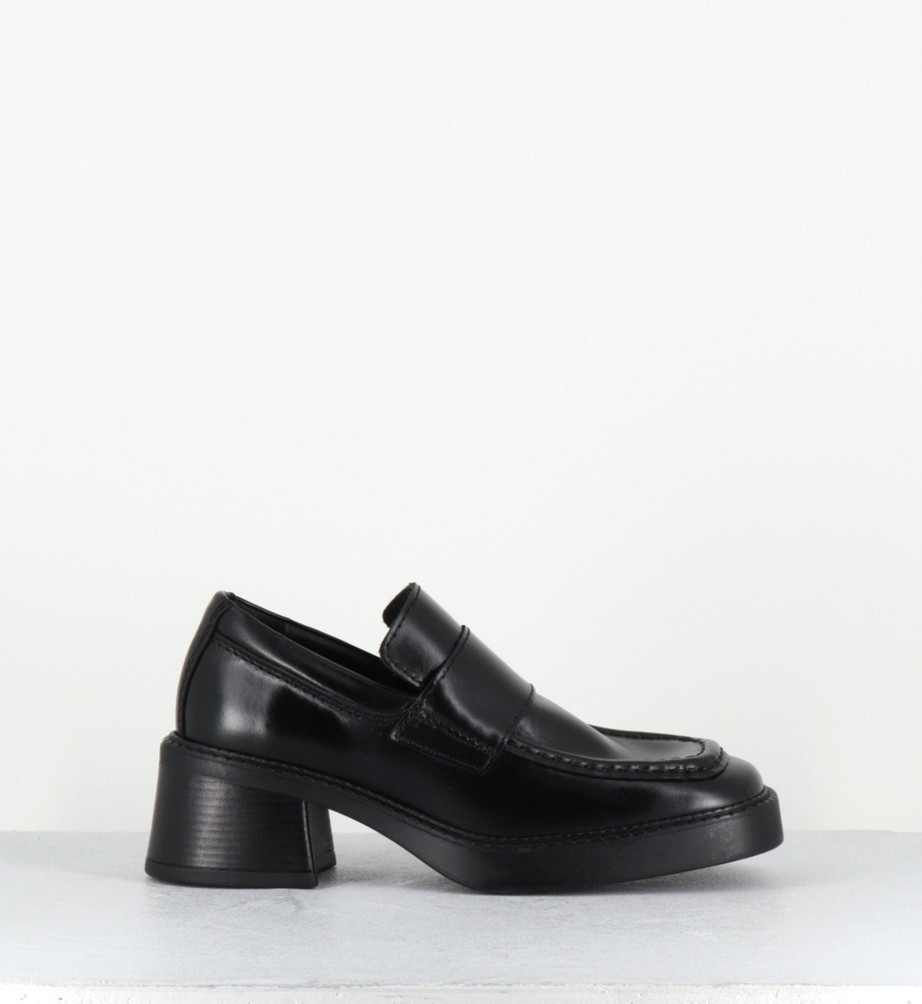 KARINA BLACK LOAFERS