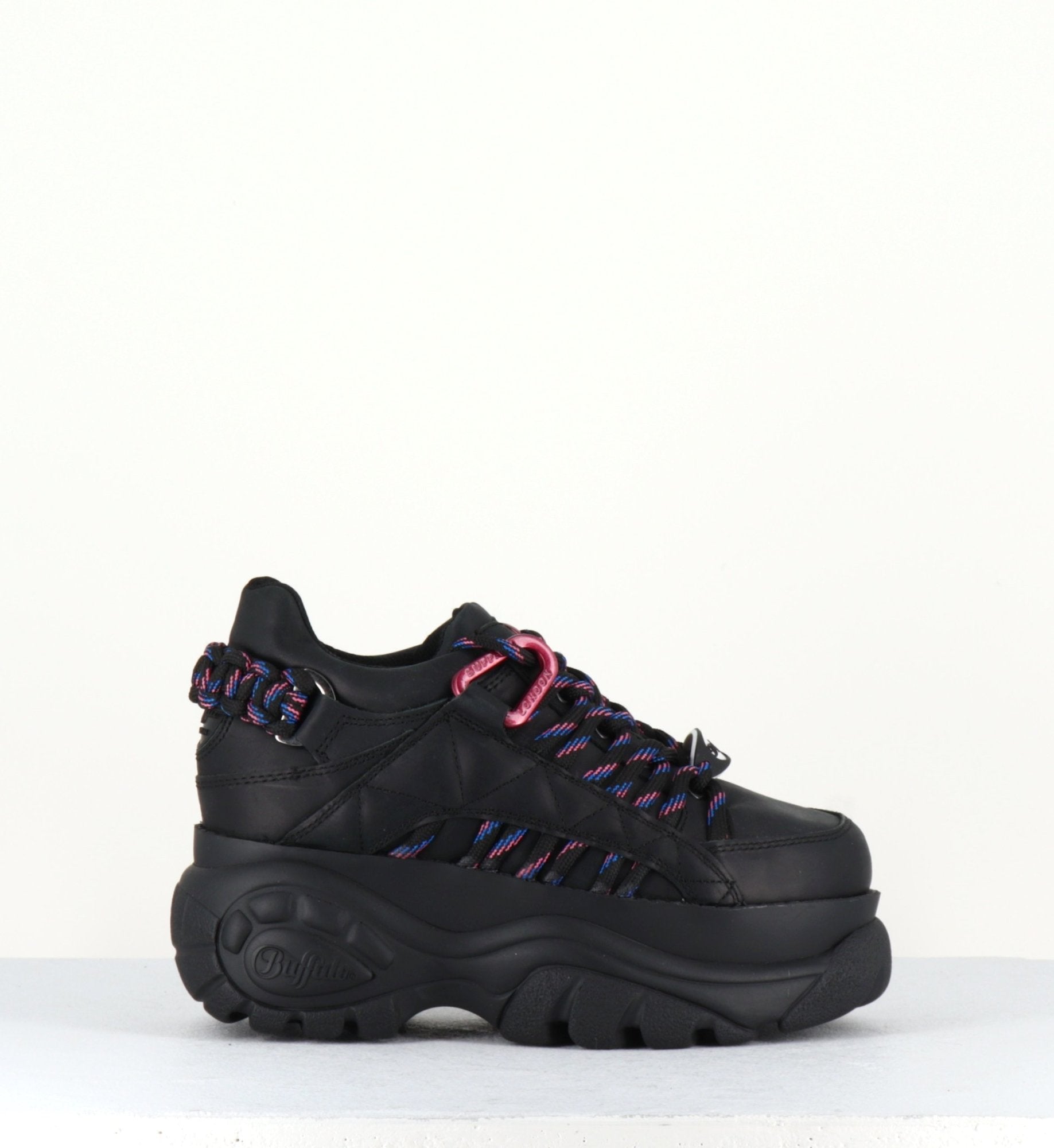 Sneakers en cuir noir et semelle épaisse Buffalo London - 1352