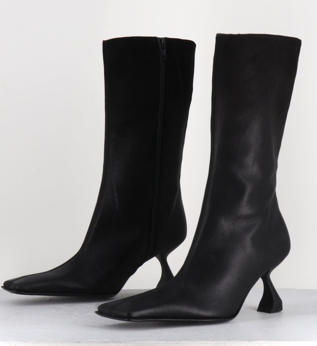 PEARL BLACK BOOTS