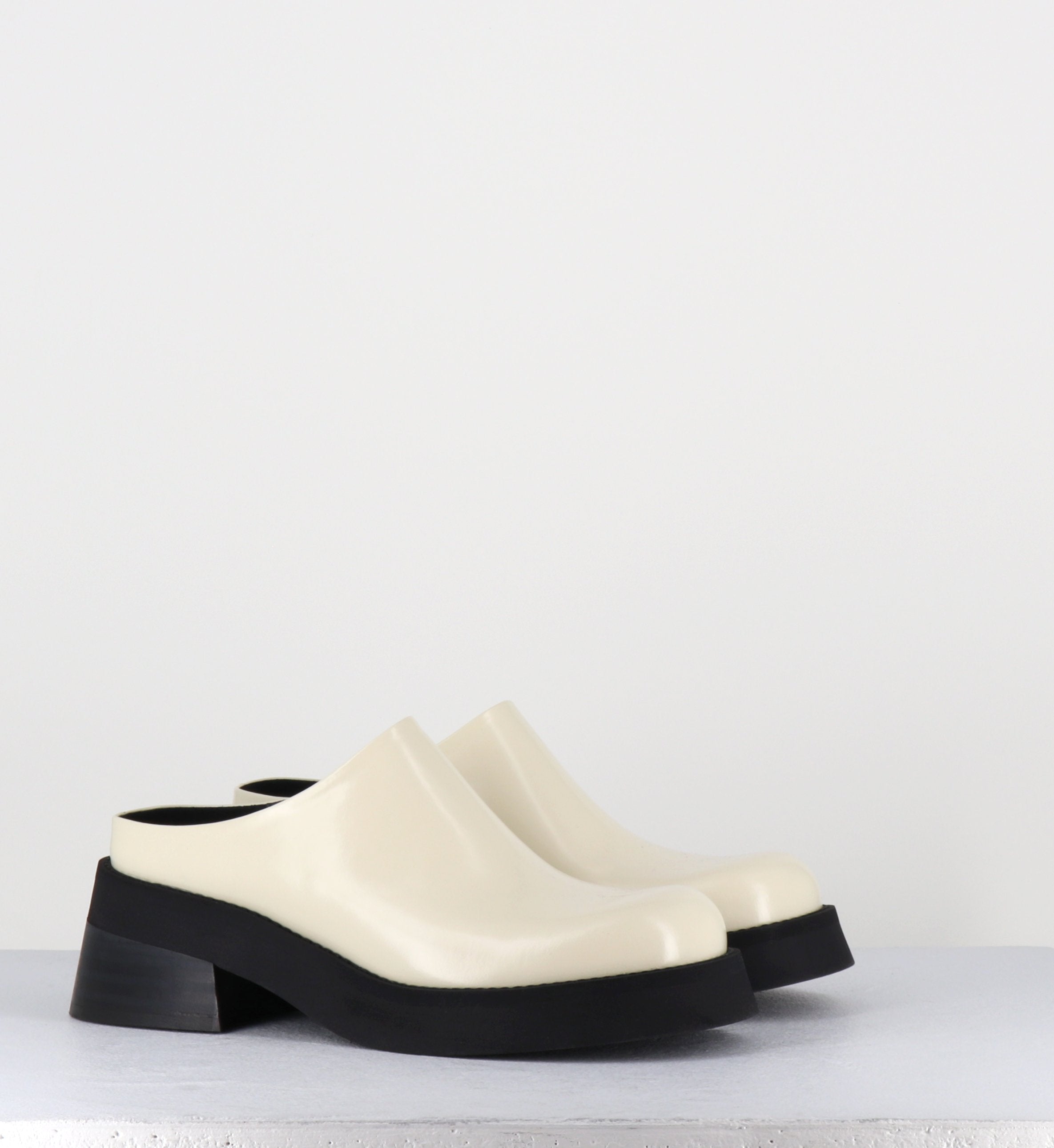 ODILE BEIGE MULES