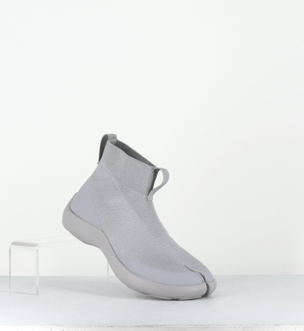 TABI HIGHTOP GREY